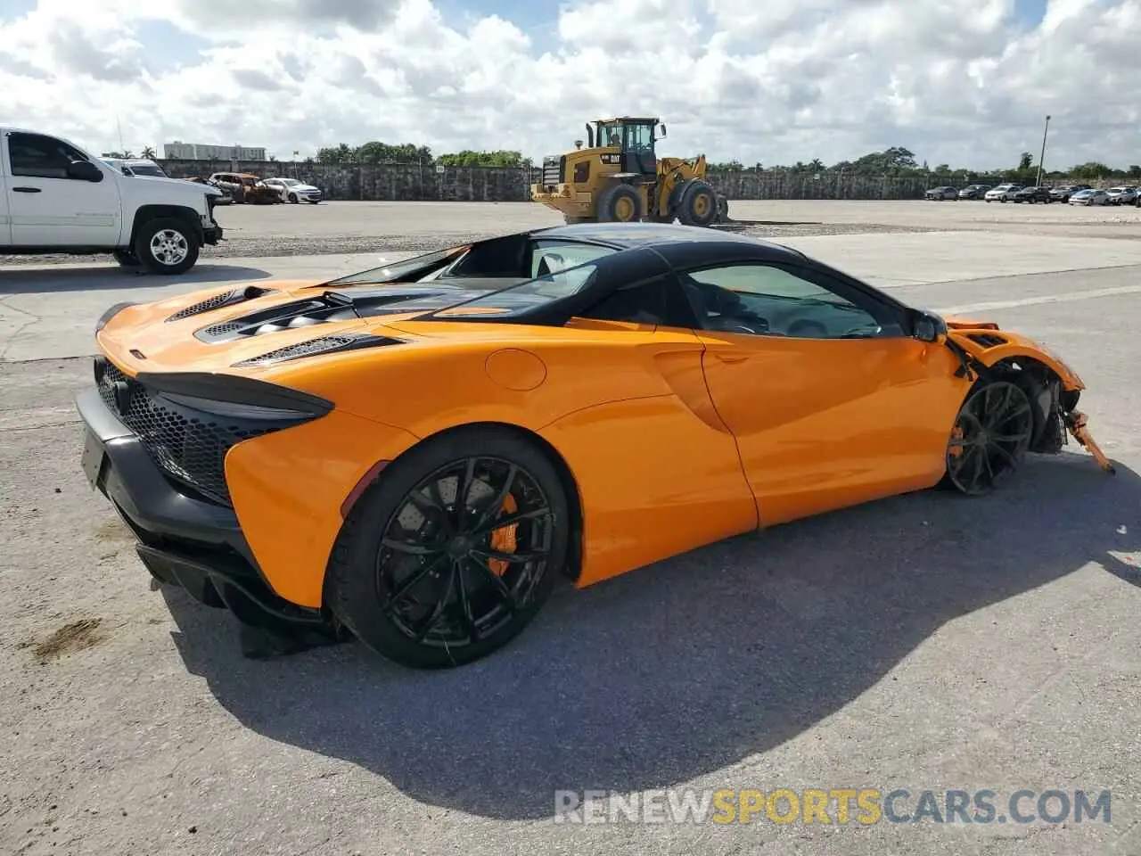 3 fotografías del automóvil dañado SBM16BEA8SW002943 MCLAREN AUTOMOTIVE ARTURA 2025