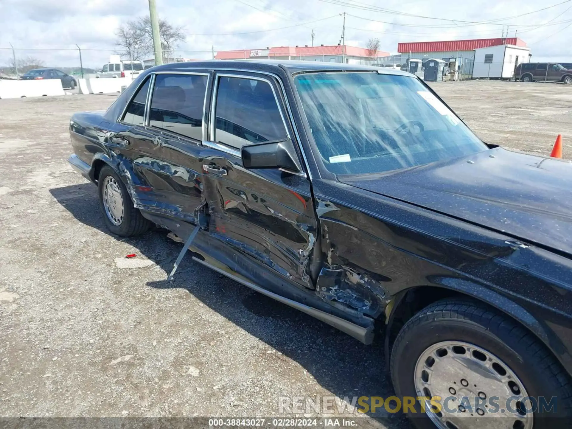 6 fotografías del automóvil dañado WDBCA39D1JA386729 MERCEDES-BENZ 560 1988