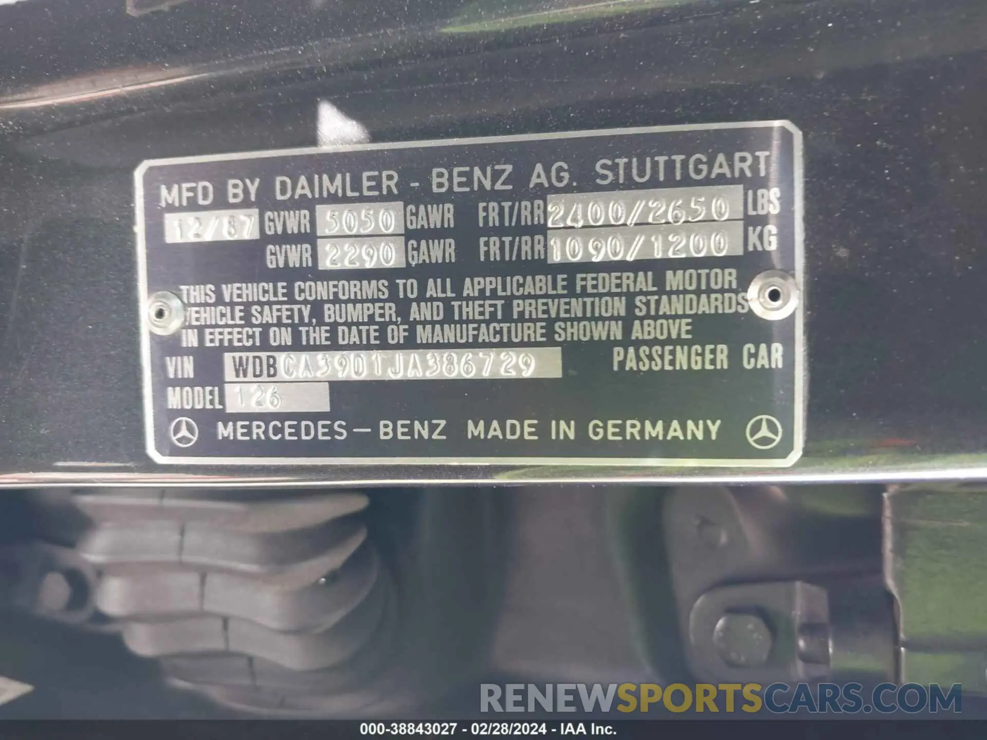 9 fotografías del automóvil dañado WDBCA39D1JA386729 MERCEDES-BENZ 560 1988