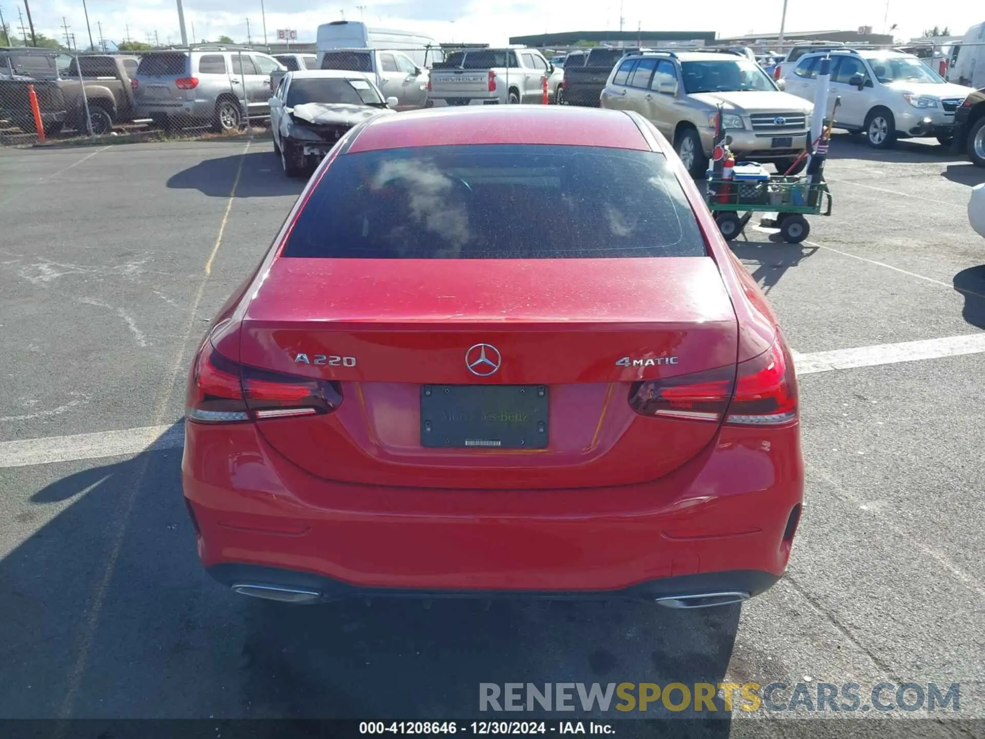 16 fotografías del automóvil dañado WDD3G4FB3KW019379 MERCEDES-BENZ A 2019