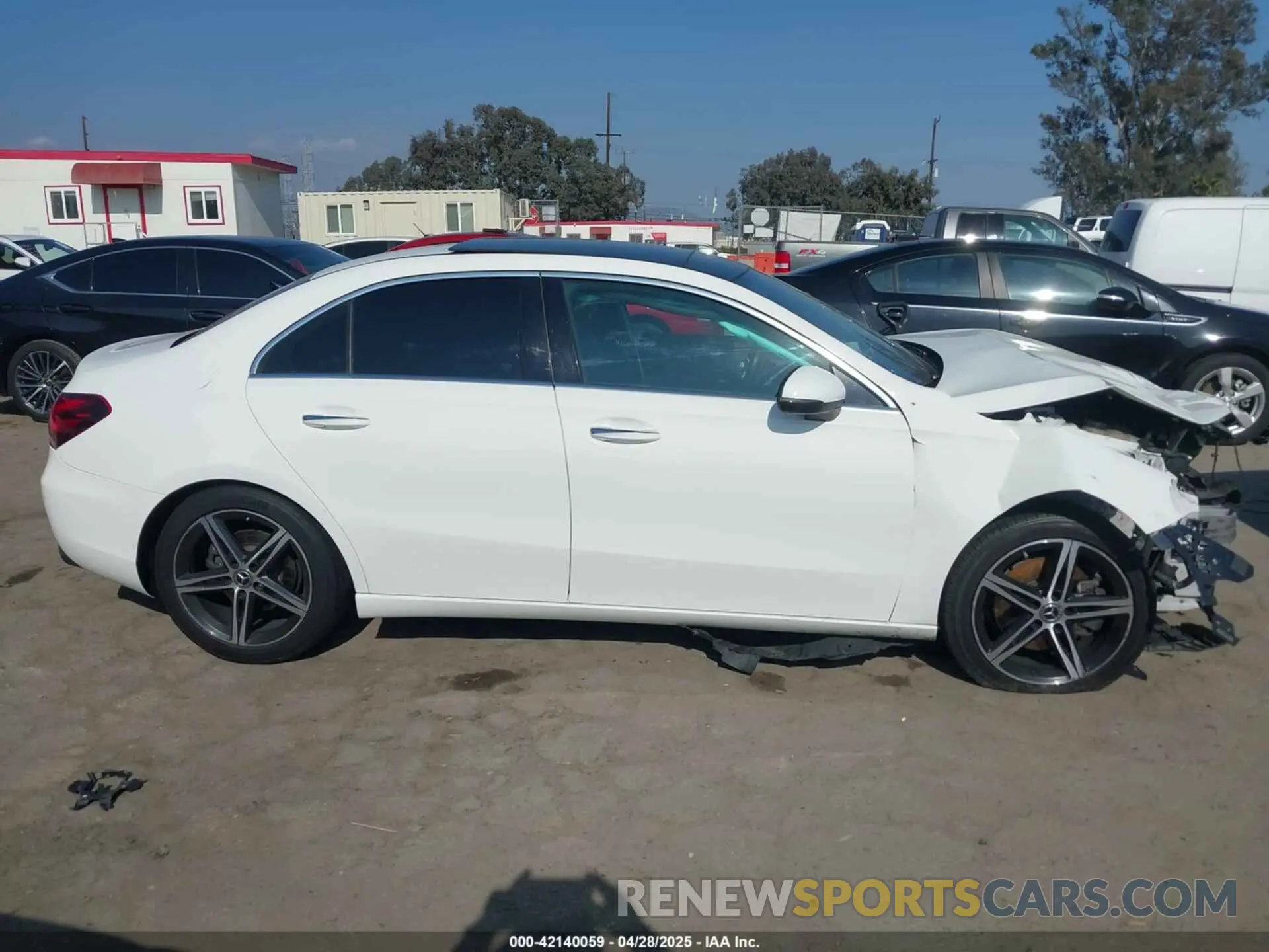 13 fotografías del automóvil dañado WDD3G4EB0KW000497 MERCEDES-BENZ A 220 2019