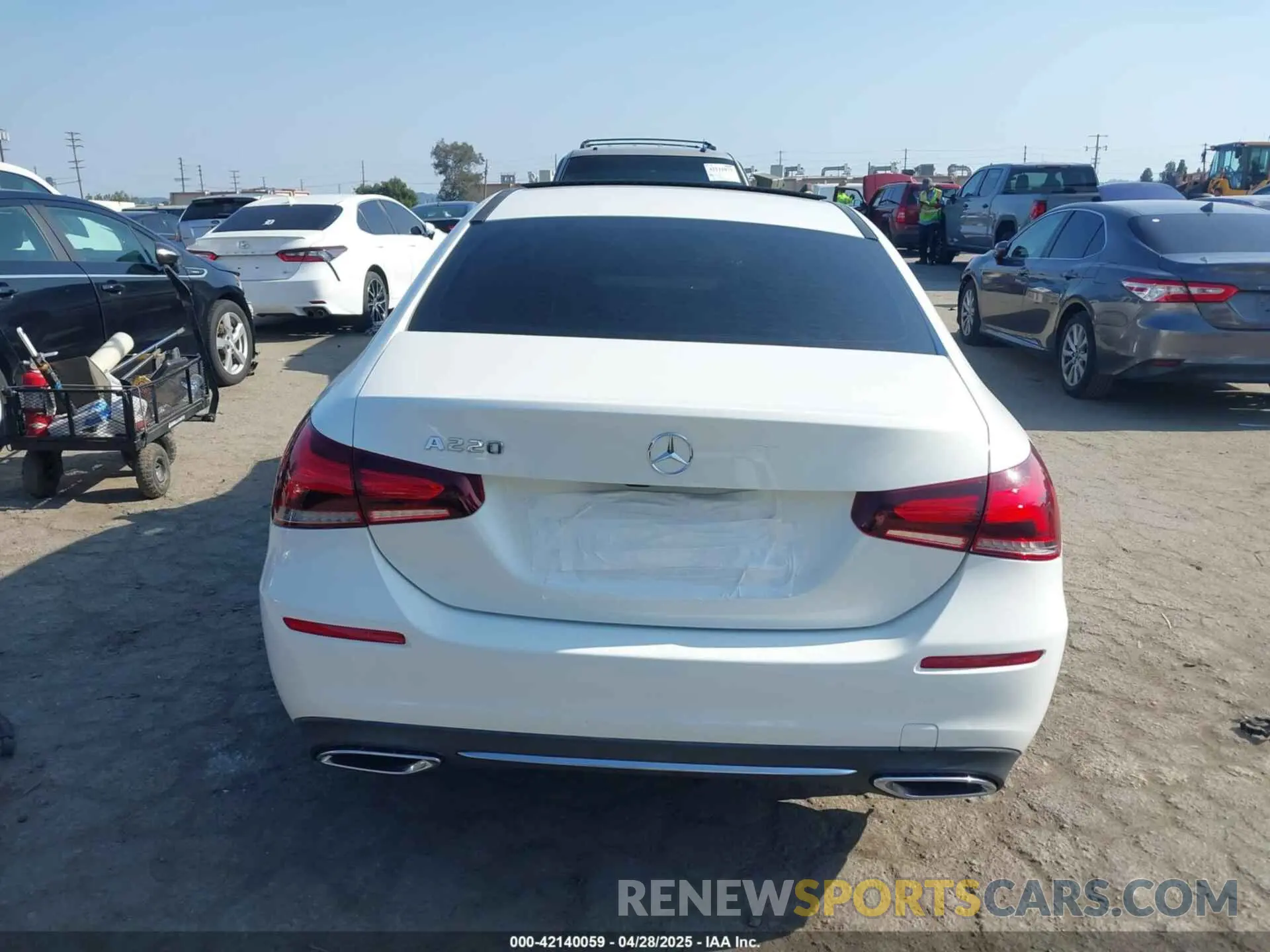 16 fotografías del automóvil dañado WDD3G4EB0KW000497 MERCEDES-BENZ A 220 2019