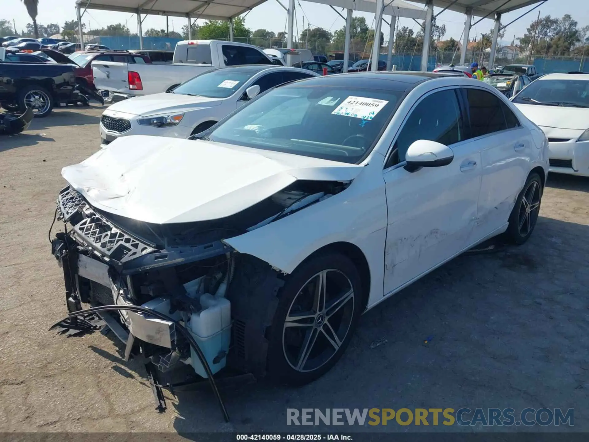 2 fotografías del automóvil dañado WDD3G4EB0KW000497 MERCEDES-BENZ A 220 2019