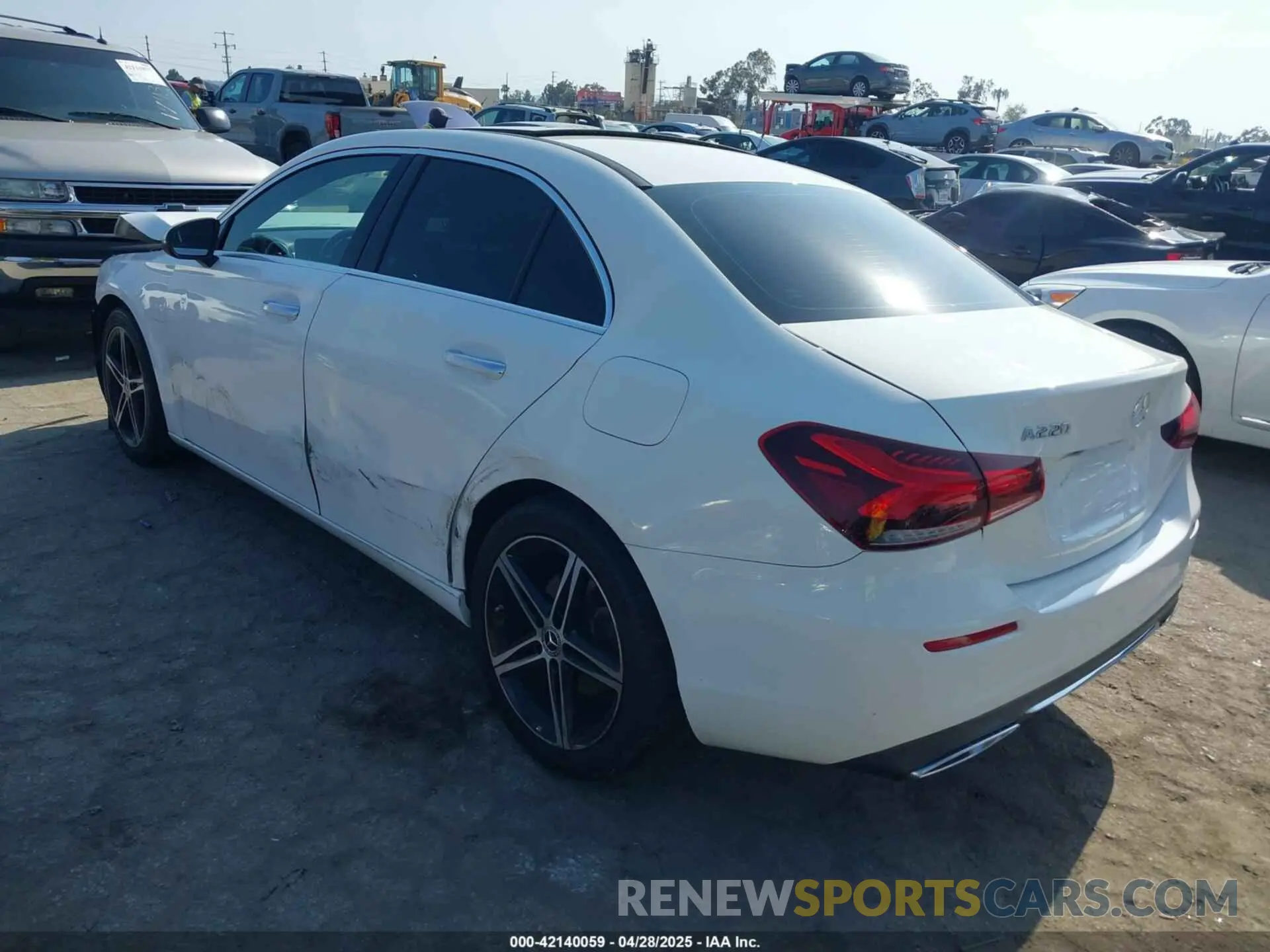 3 fotografías del automóvil dañado WDD3G4EB0KW000497 MERCEDES-BENZ A 220 2019