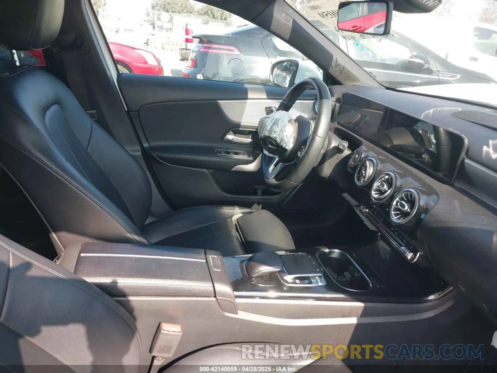 5 fotografías del automóvil dañado WDD3G4EB0KW000497 MERCEDES-BENZ A 220 2019