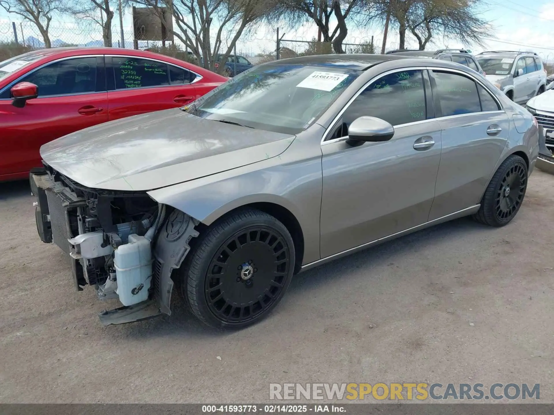 2 fotografías del automóvil dañado WDD3G4EB0KW002184 MERCEDES-BENZ A 220 2019