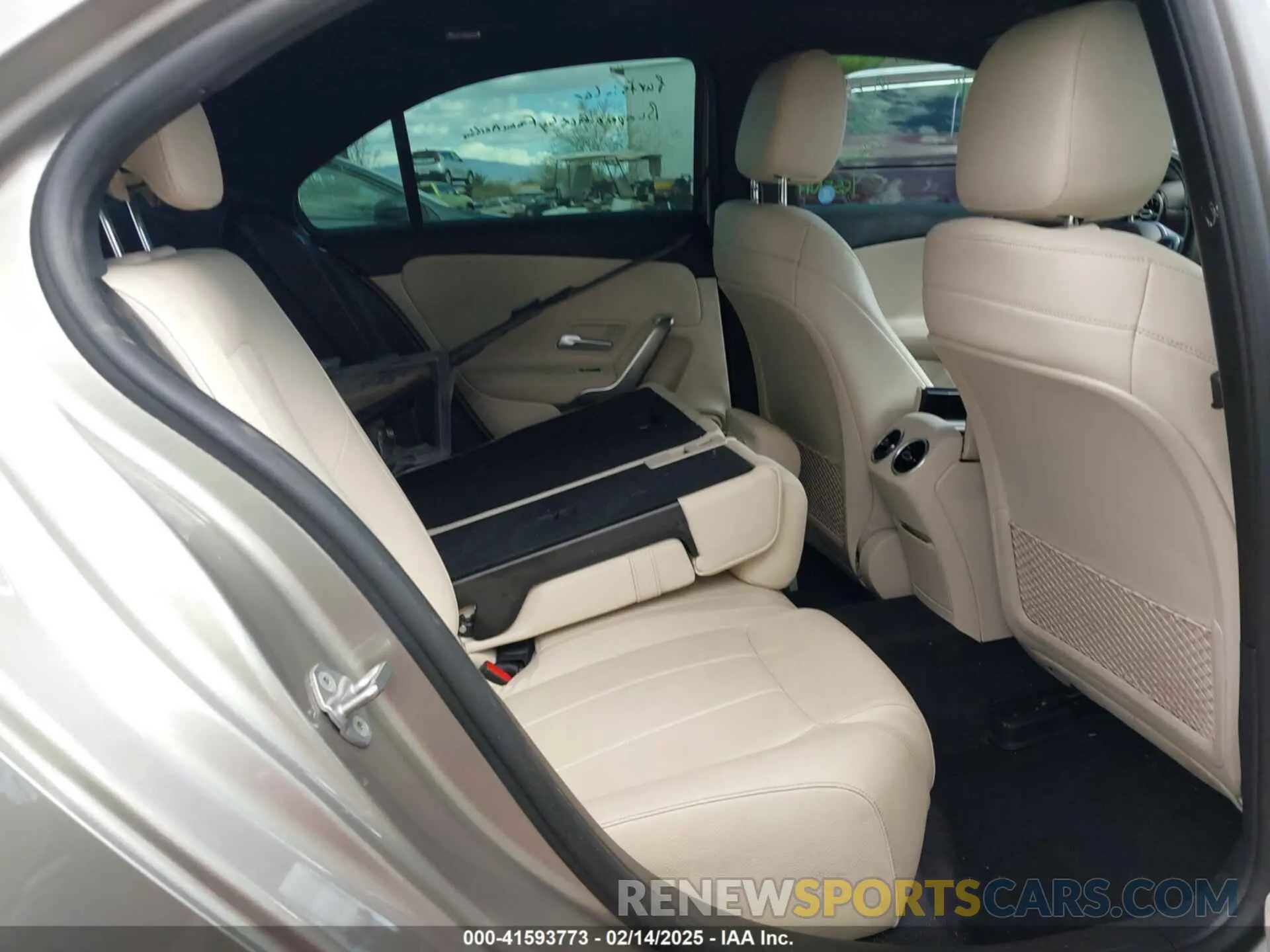 8 fotografías del automóvil dañado WDD3G4EB0KW002184 MERCEDES-BENZ A 220 2019