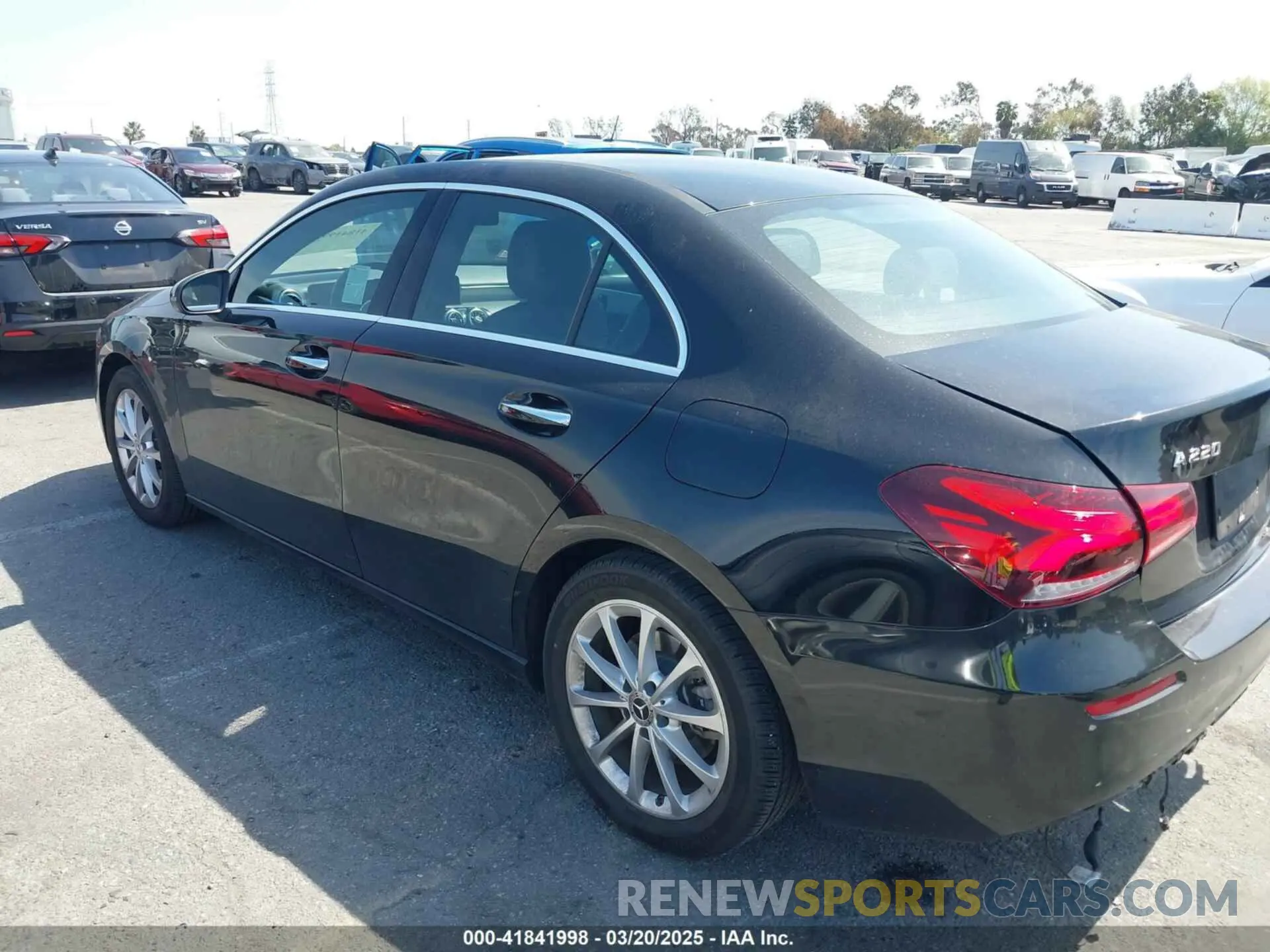 14 fotografías del automóvil dañado WDD3G4EB1KW003327 MERCEDES-BENZ A 220 2019