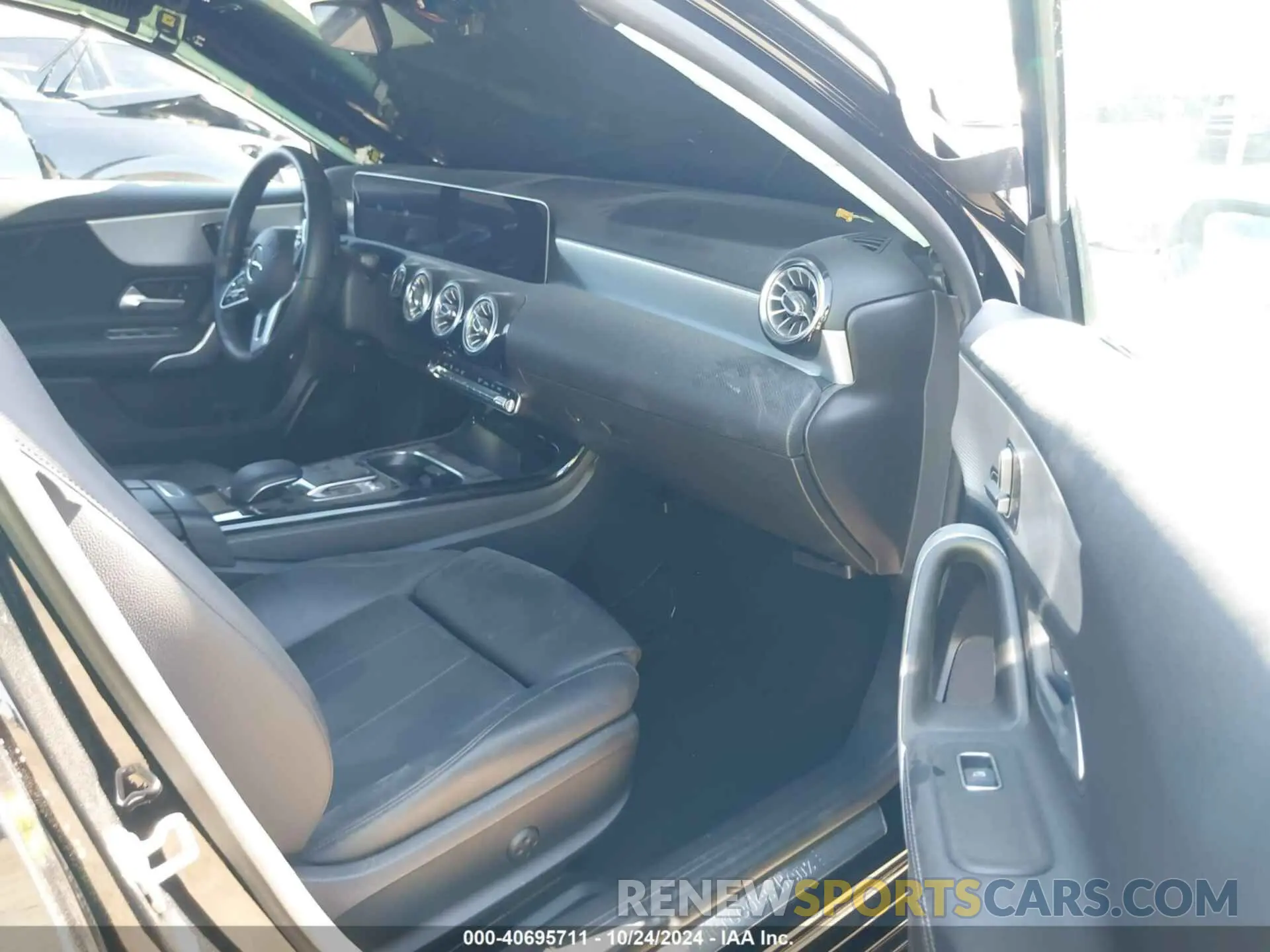 5 fotografías del automóvil dañado WDD3G4EB1KW022153 MERCEDES-BENZ A 220 2019