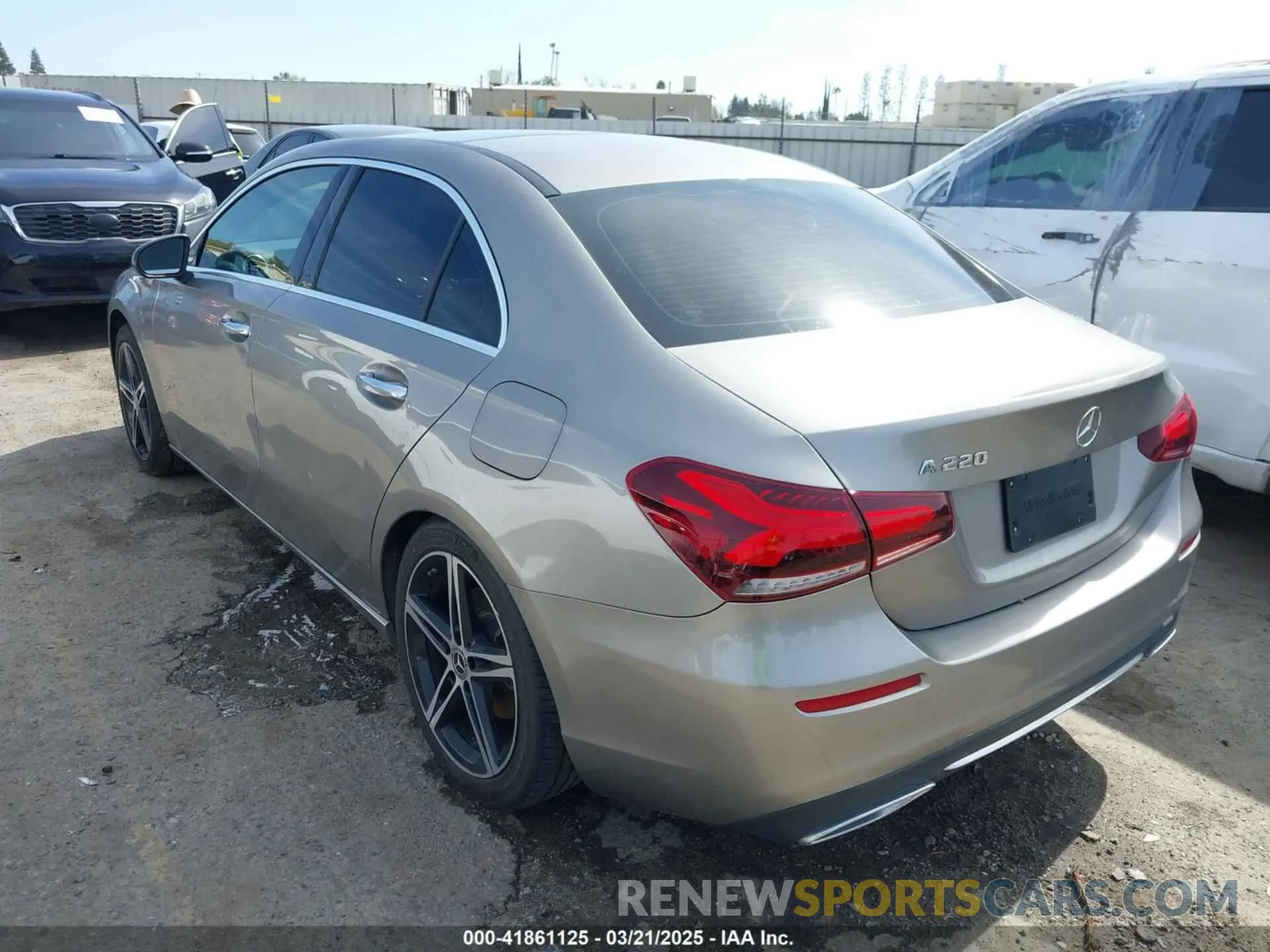 3 fotografías del automóvil dañado WDD3G4EB1KW025196 MERCEDES-BENZ A 220 2019