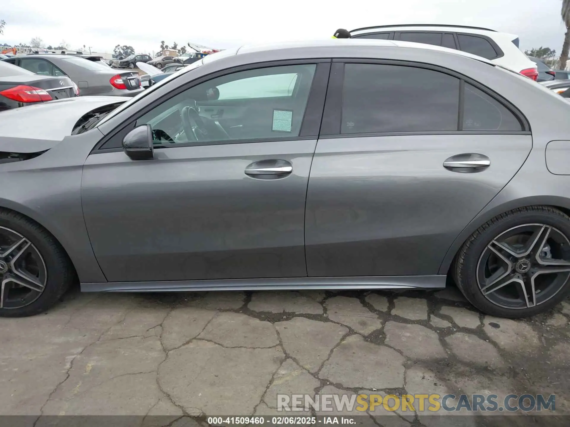 14 fotografías del automóvil dañado WDD3G4EB2KW003031 MERCEDES-BENZ A 220 2019