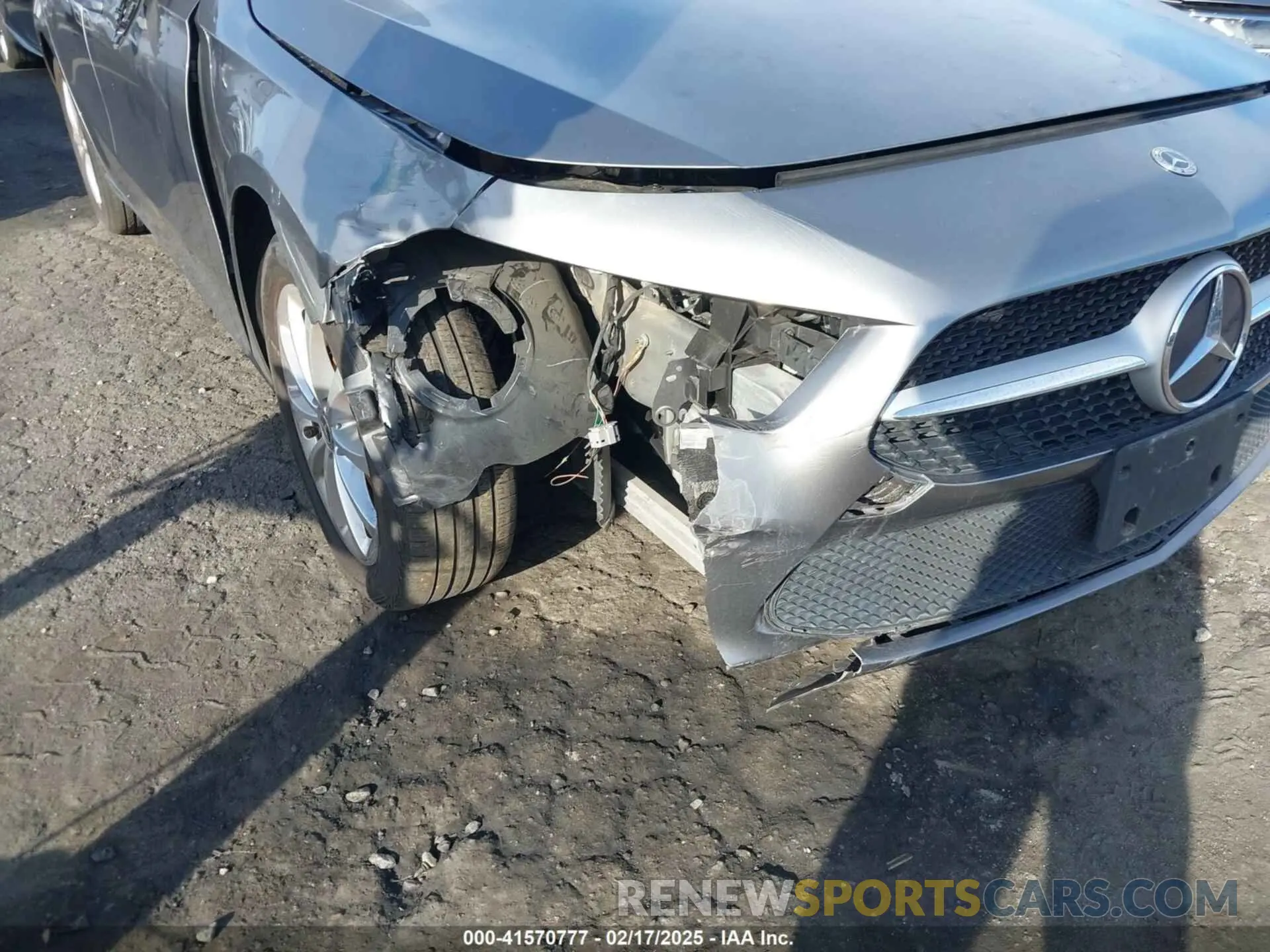 17 fotografías del automóvil dañado WDD3G4EB3KW025944 MERCEDES-BENZ A 220 2019