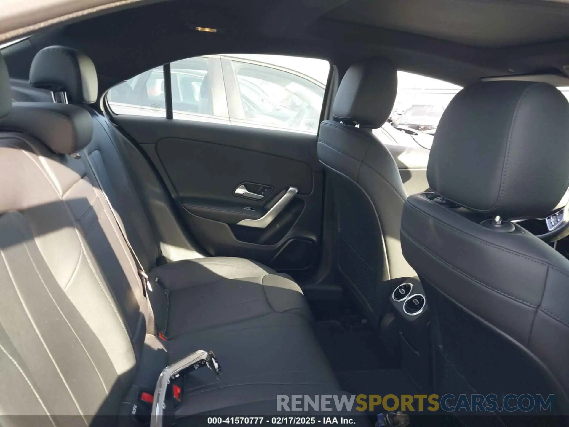 8 fotografías del automóvil dañado WDD3G4EB3KW025944 MERCEDES-BENZ A 220 2019