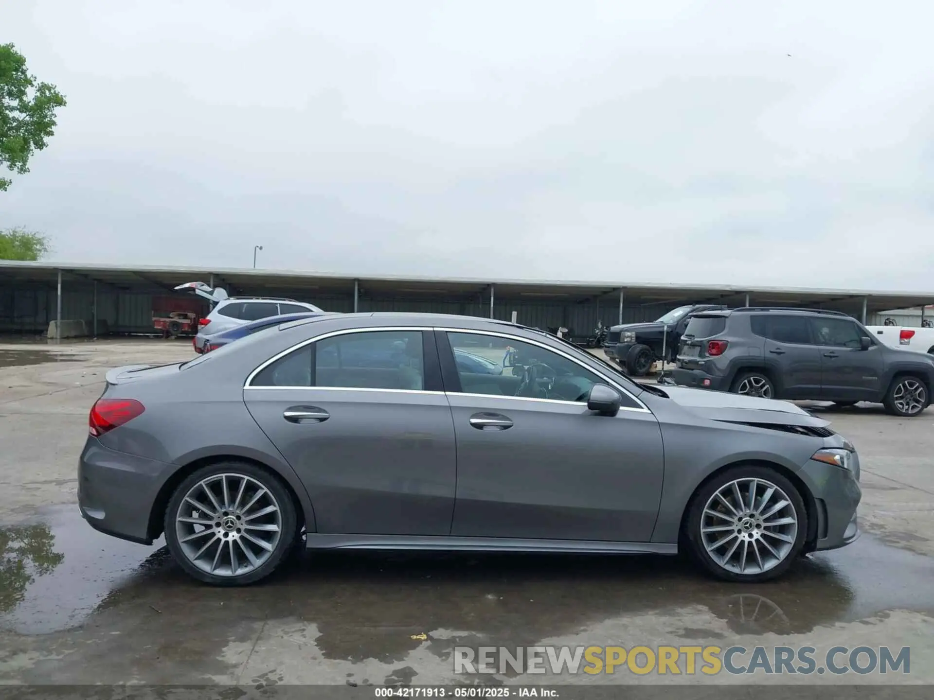 13 fotografías del automóvil dañado WDD3G4EB5KW018588 MERCEDES-BENZ A 220 2019