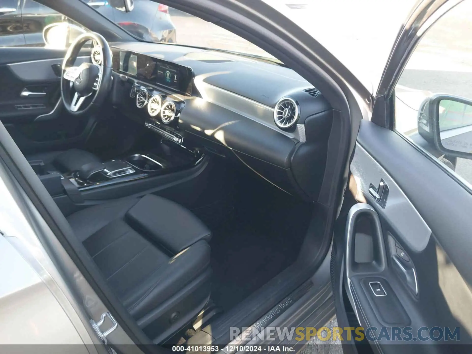 5 fotografías del automóvil dañado WDD3G4EB5KW034192 MERCEDES-BENZ A 220 2019