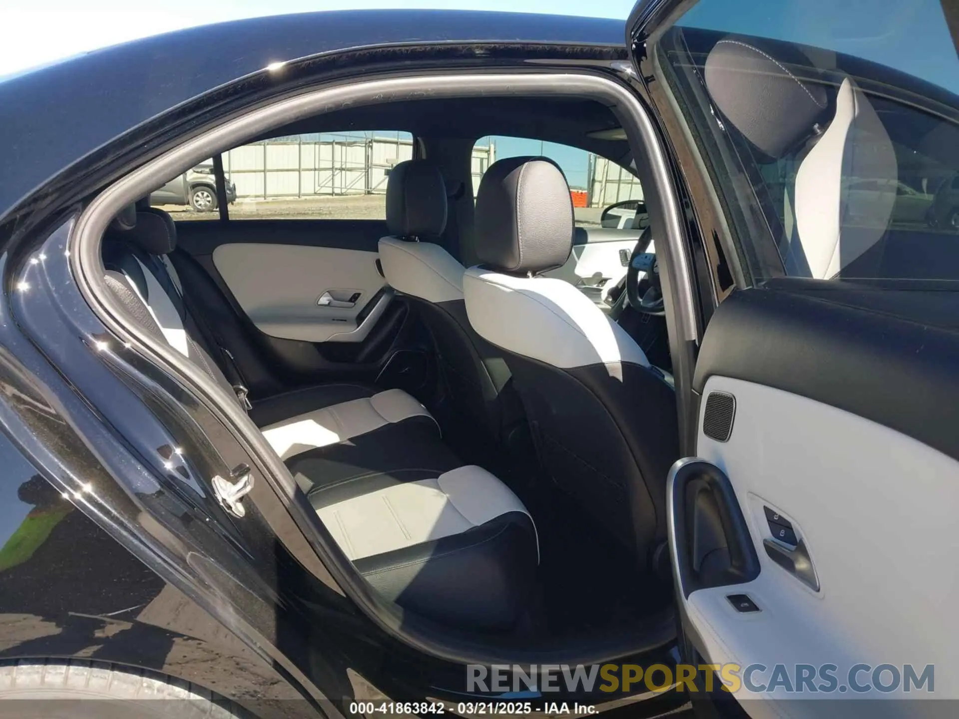 8 fotografías del automóvil dañado WDD3G4EB6KW028269 MERCEDES-BENZ A 220 2019