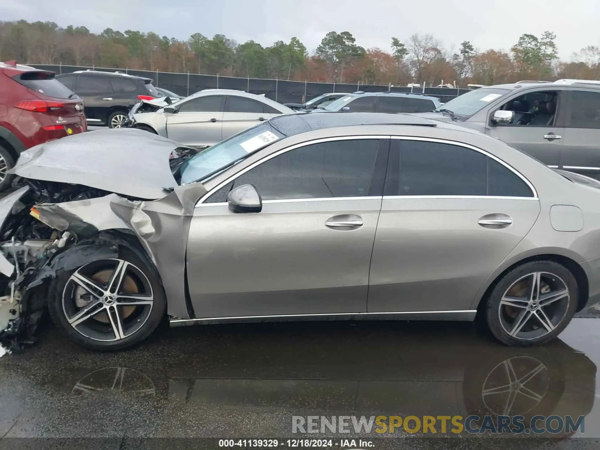 14 fotografías del automóvil dañado WDD3G4EB7KW001372 MERCEDES-BENZ A 220 2019