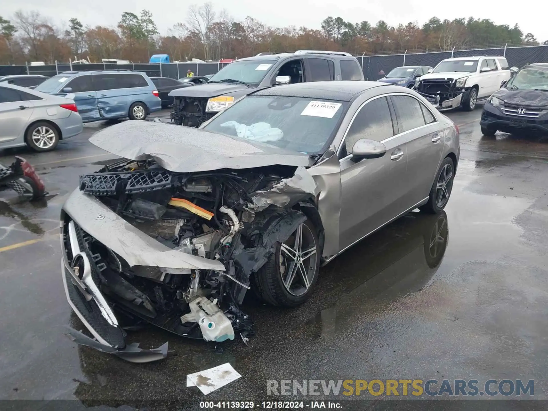 2 fotografías del automóvil dañado WDD3G4EB7KW001372 MERCEDES-BENZ A 220 2019