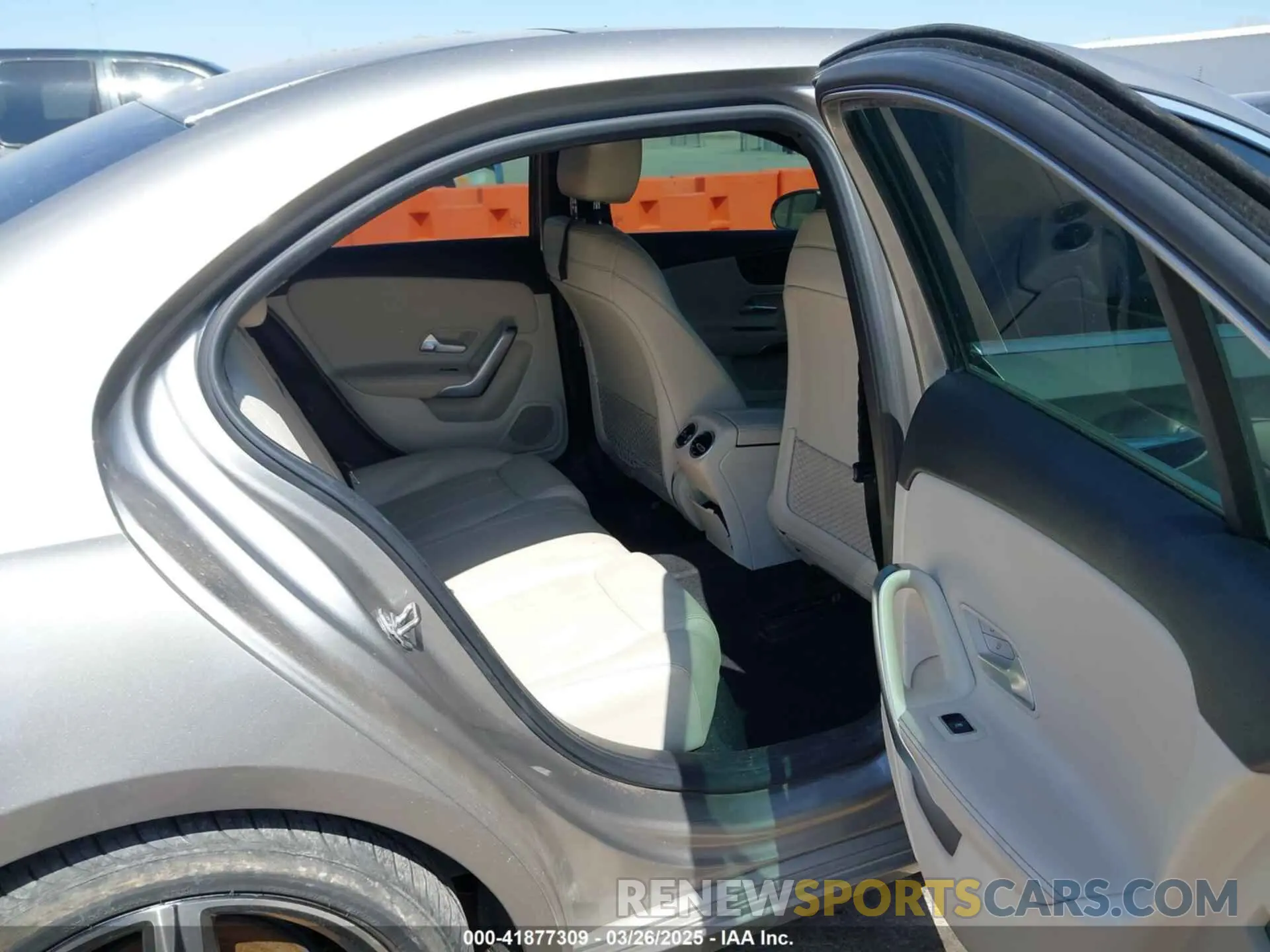 8 fotografías del automóvil dañado WDD3G4EB7KW002523 MERCEDES-BENZ A 220 2019