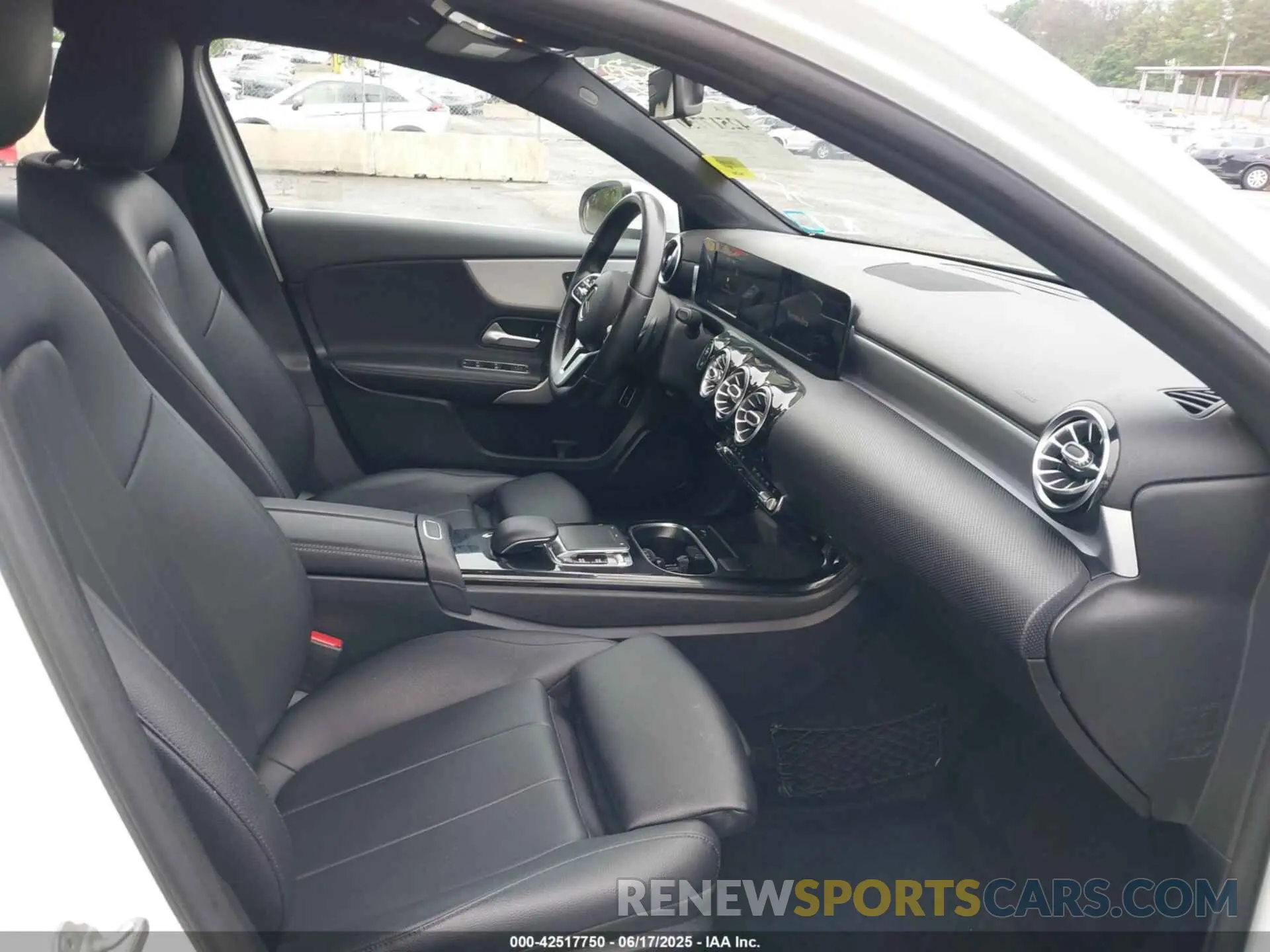 5 fotografías del automóvil dañado WDD3G4FB0KW035569 MERCEDES-BENZ A 220 2019