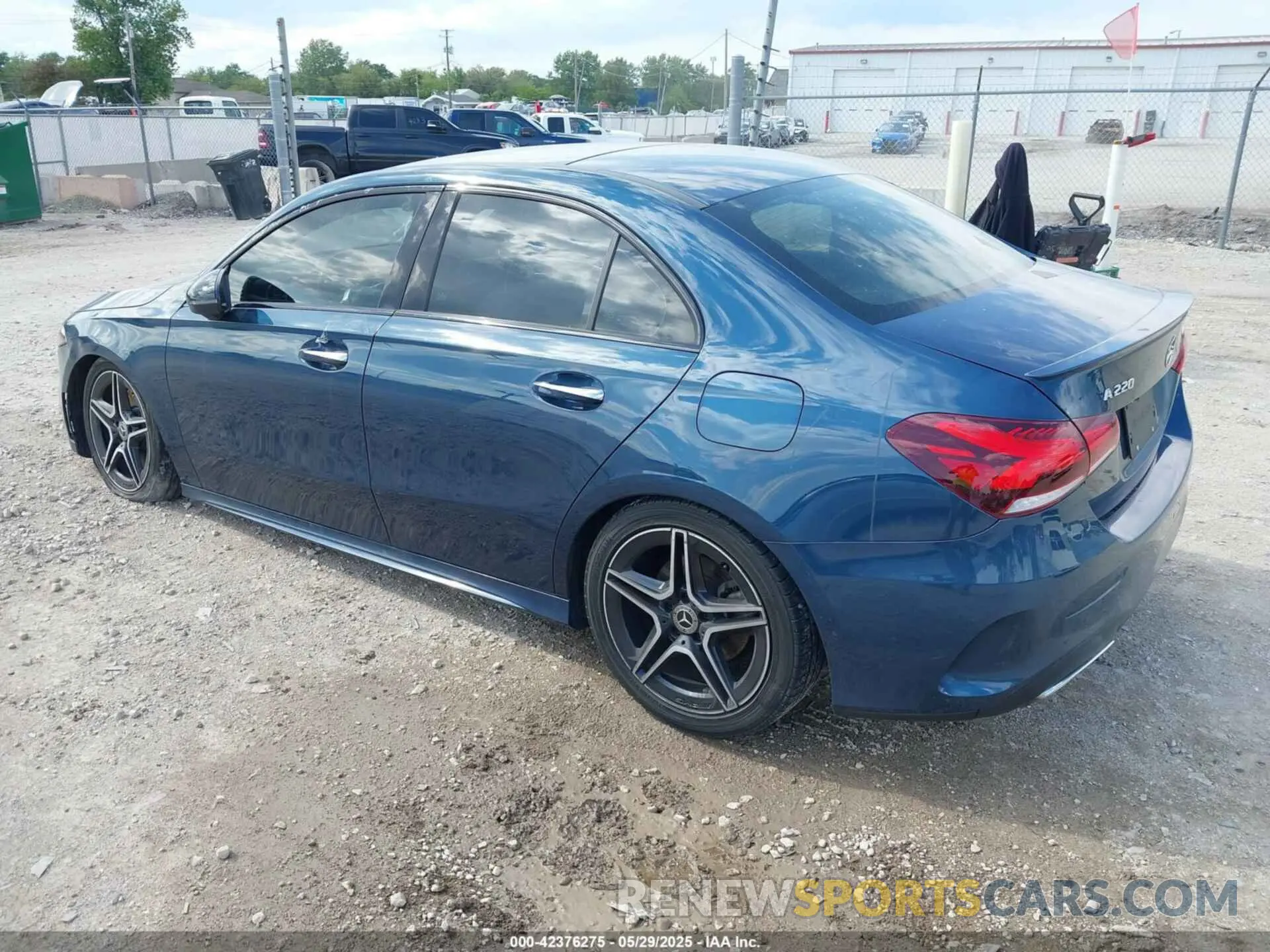 3 fotografías del automóvil dañado WDD3G4FB2KW019020 MERCEDES-BENZ A 220 2019