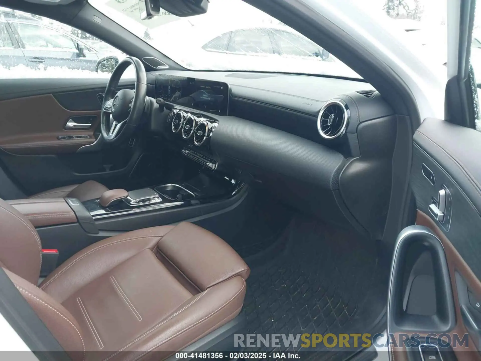 5 fotografías del automóvil dañado WDD3G4FB6KW021692 MERCEDES-BENZ A 220 2019