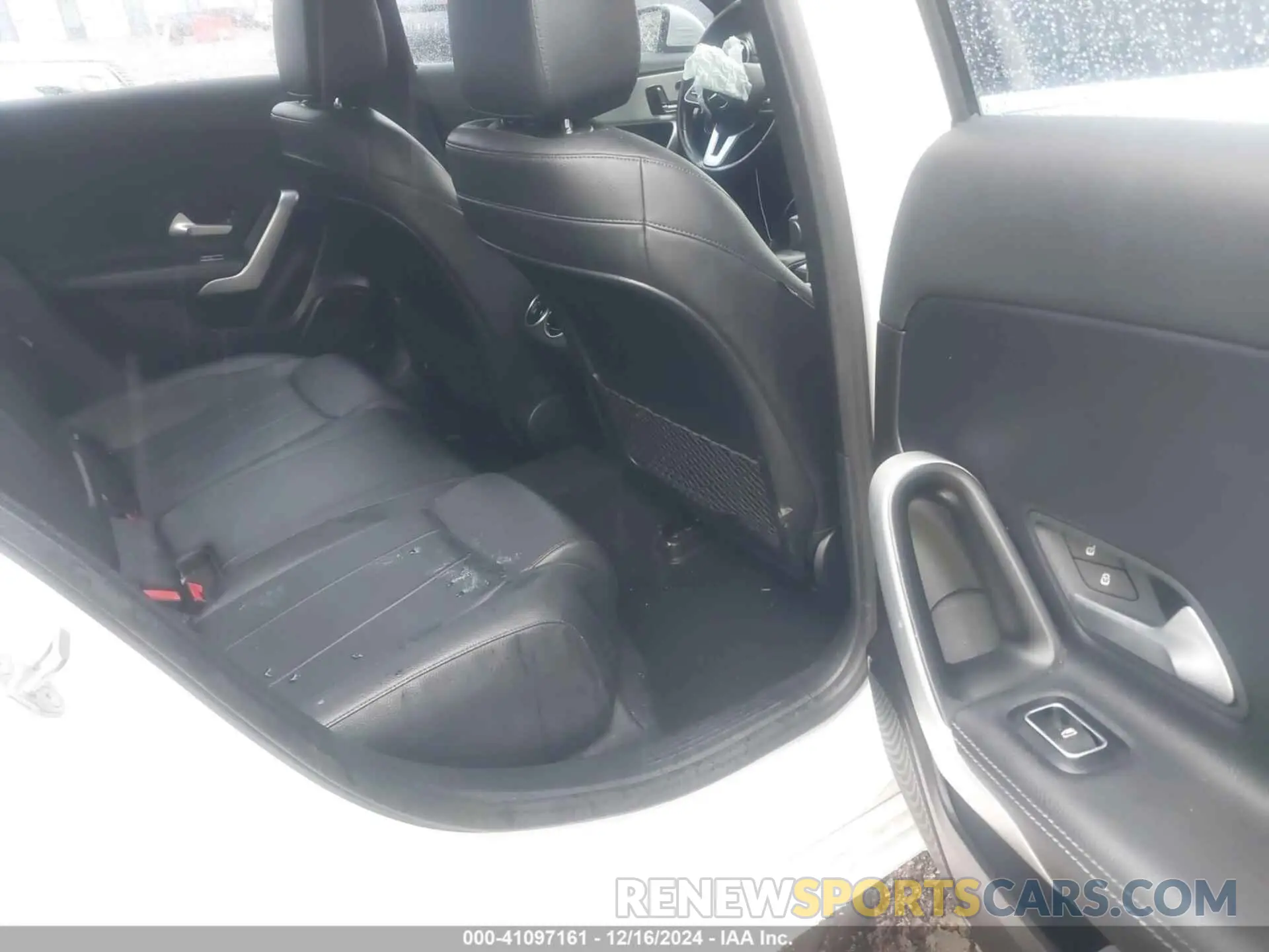8 fotografías del automóvil dañado WDD3G4FB6KW027380 MERCEDES-BENZ A 220 2019