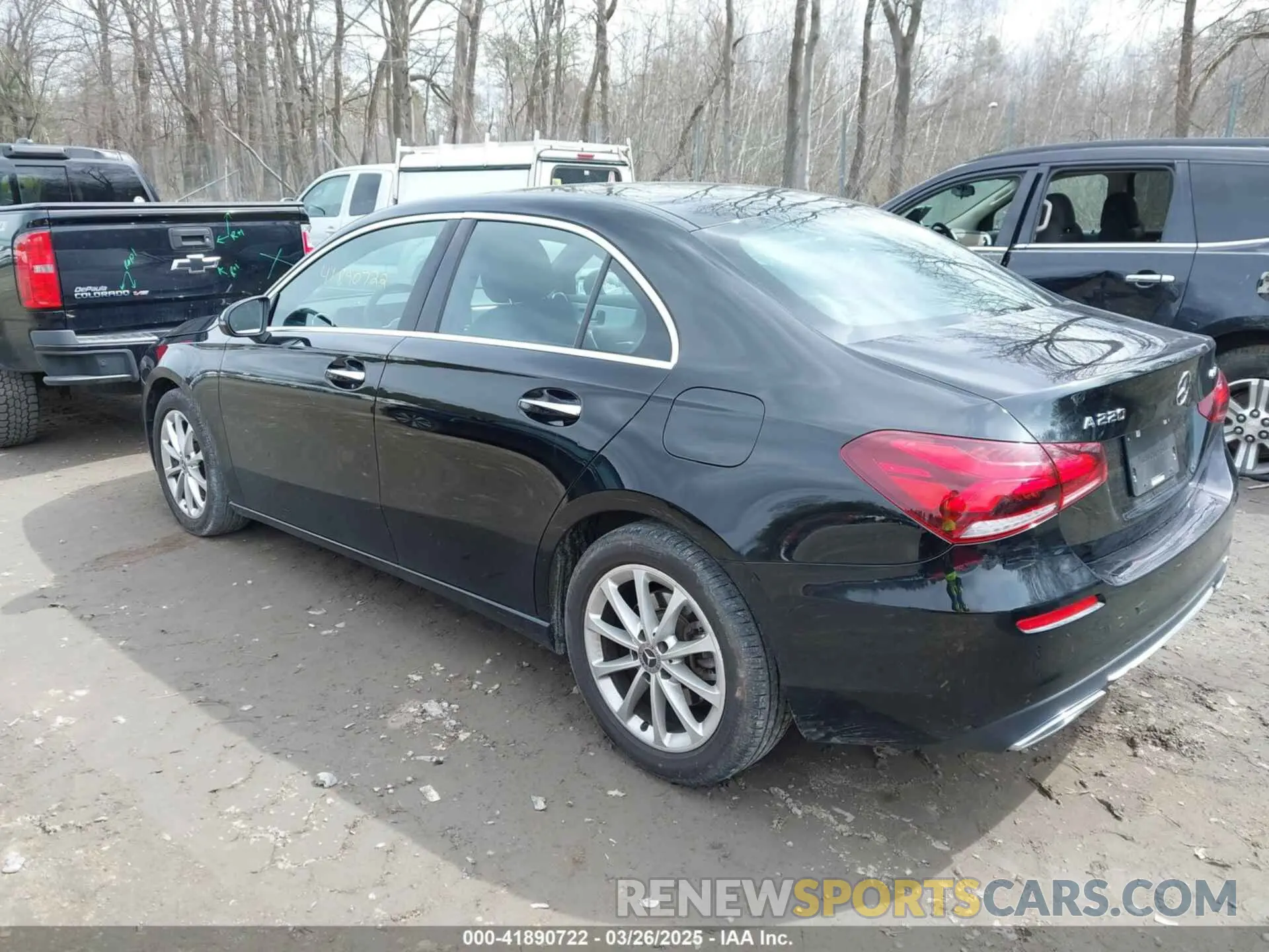 3 fotografías del automóvil dañado WDD3G4FB6KW028111 MERCEDES-BENZ A 220 2019