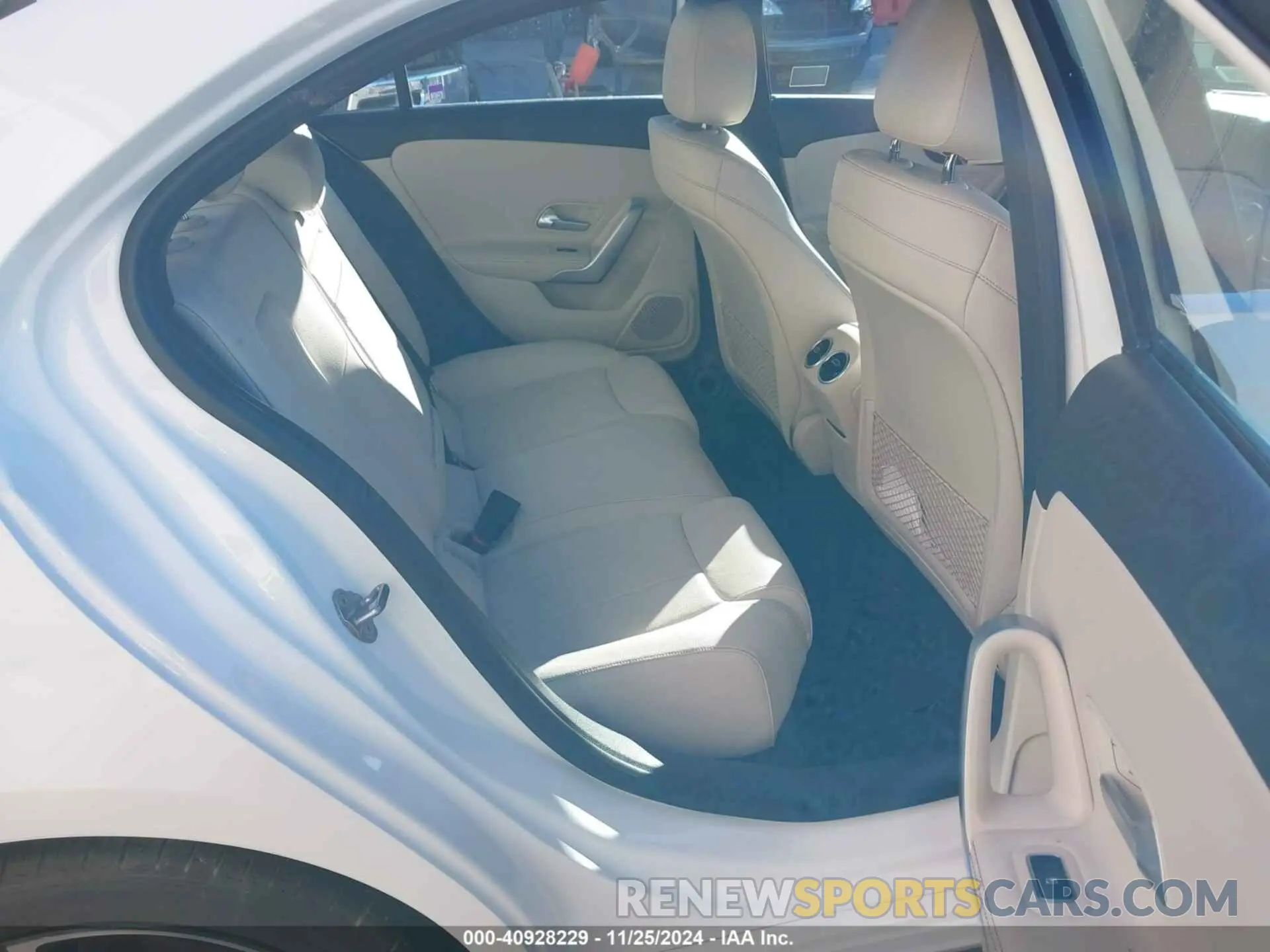 8 fotografías del automóvil dañado WDD3G4FB9KW021377 MERCEDES-BENZ A 220 2019