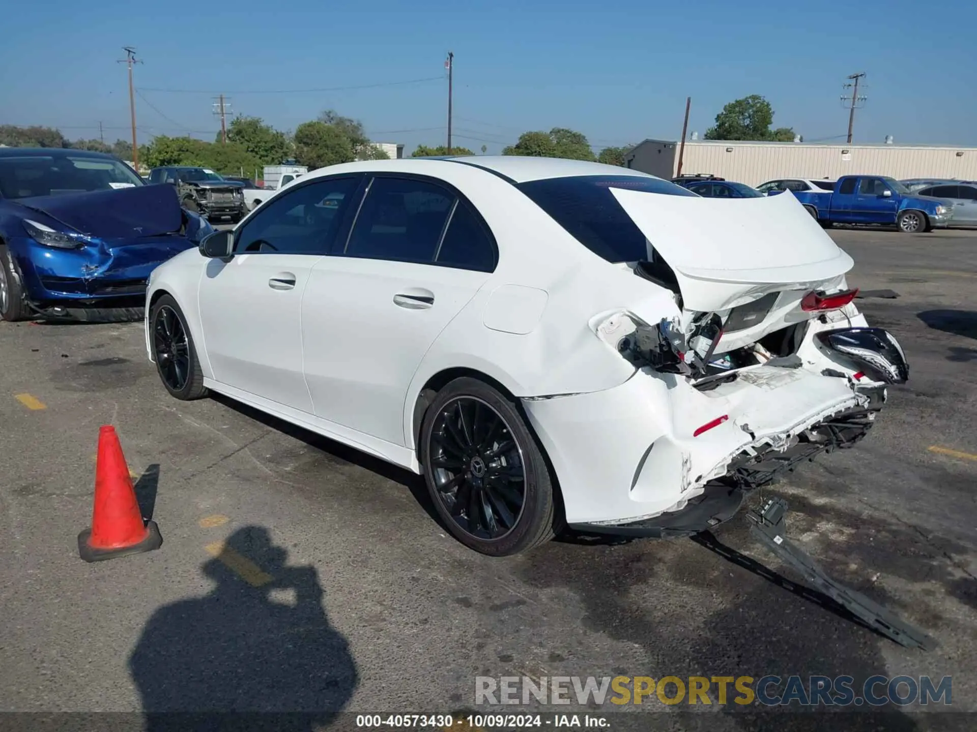 3 fotografías del automóvil dañado W1K3G4EB4LJ212432 MERCEDES-BENZ A 220 2020
