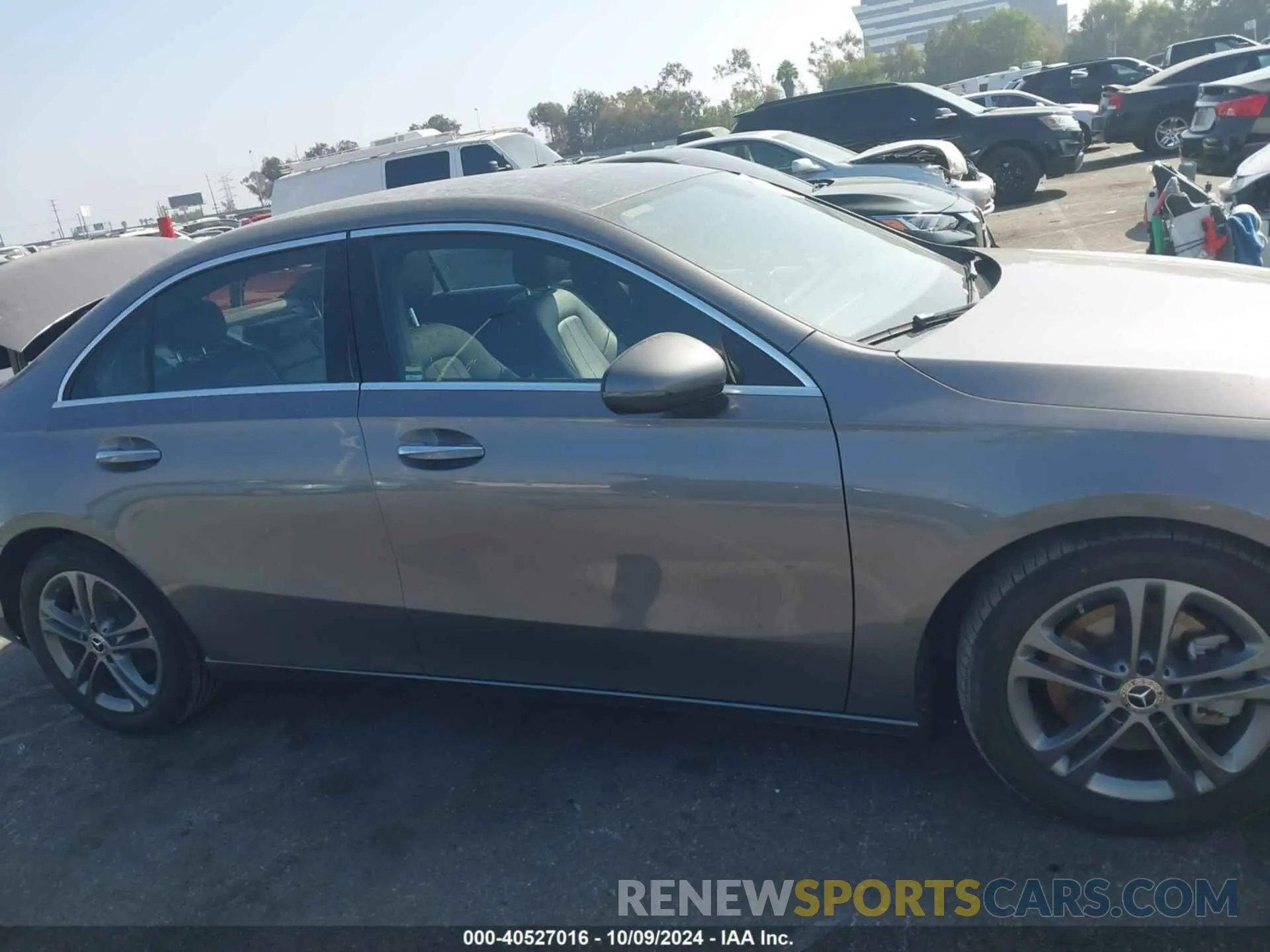 13 fotografías del automóvil dañado W1K3G4EB8LJ204432 MERCEDES-BENZ A 220 2020
