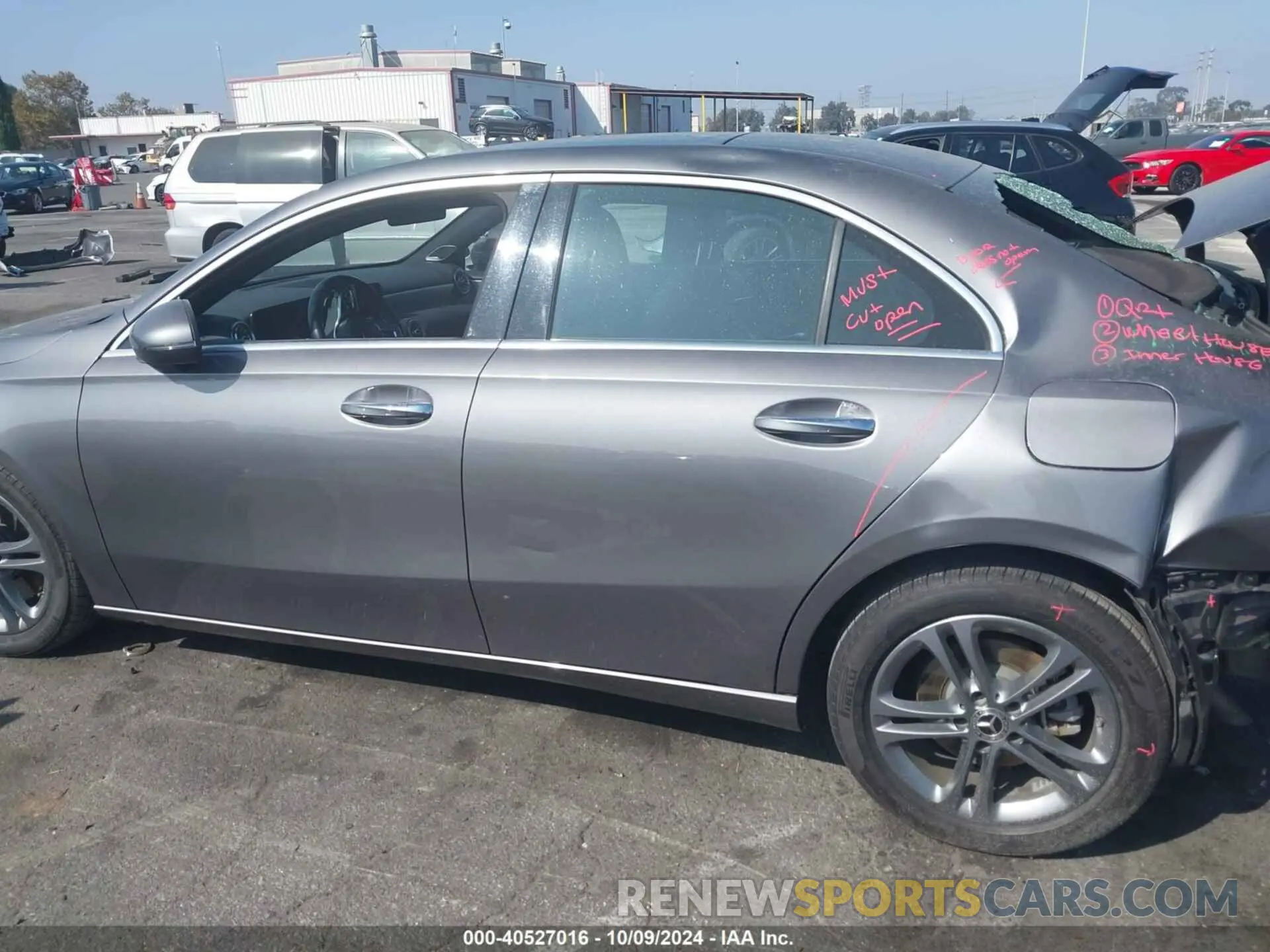 14 fotografías del automóvil dañado W1K3G4EB8LJ204432 MERCEDES-BENZ A 220 2020