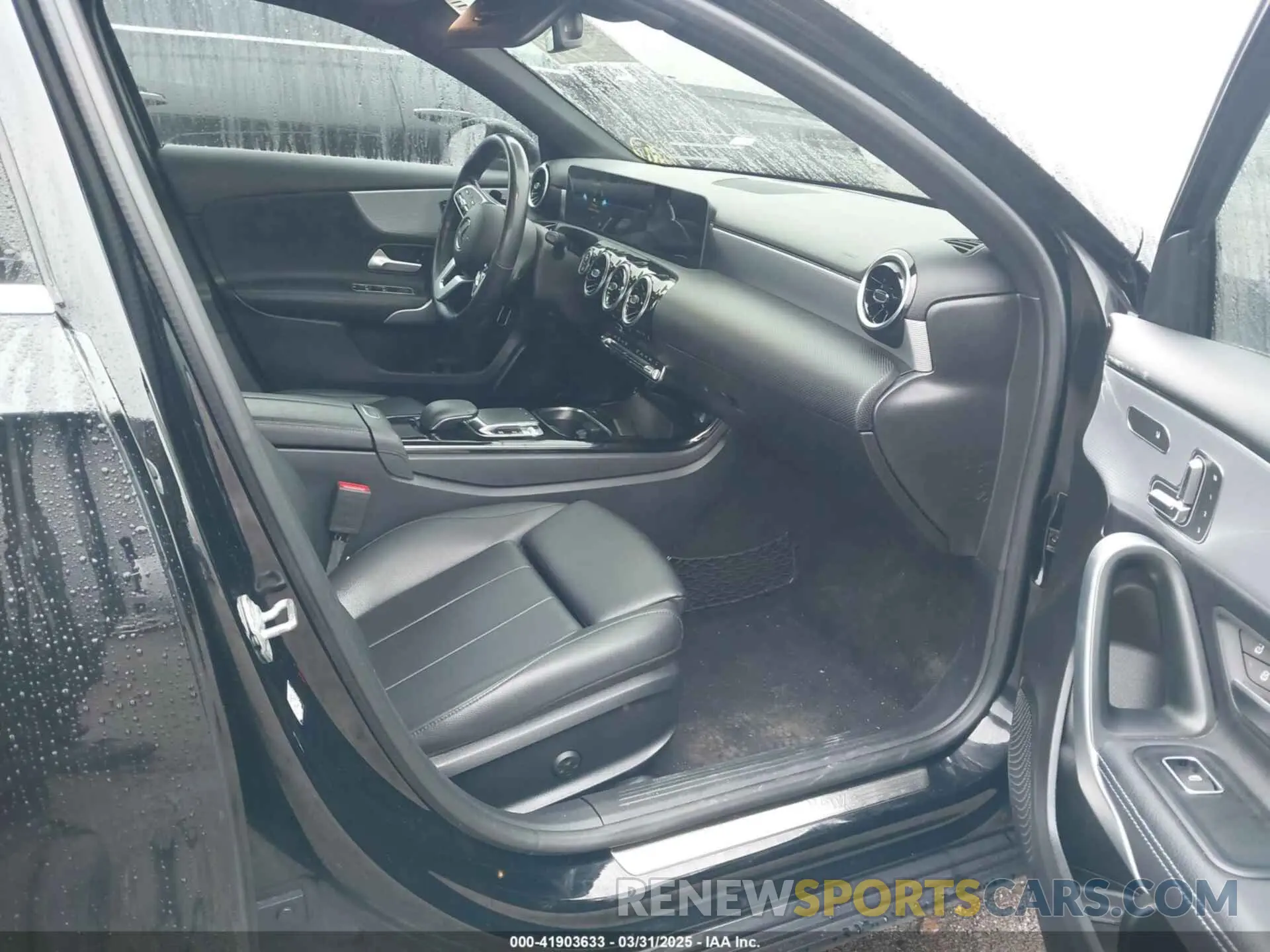 5 fotografías del automóvil dañado WDD3G4FB0LW040269 MERCEDES-BENZ A 220 2020
