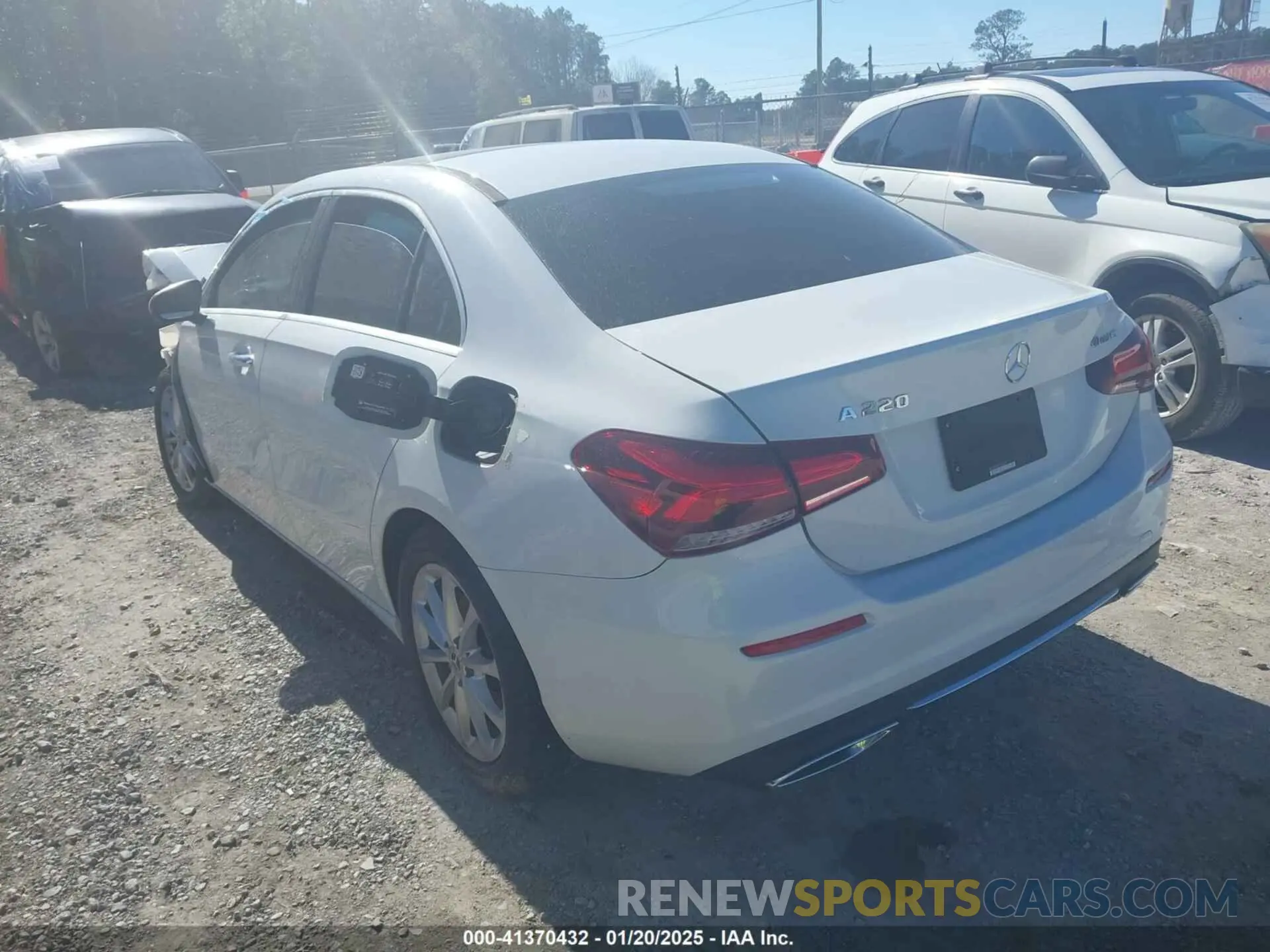3 fotografías del automóvil dañado WDD3G4FB8LW038575 MERCEDES-BENZ A 220 2020