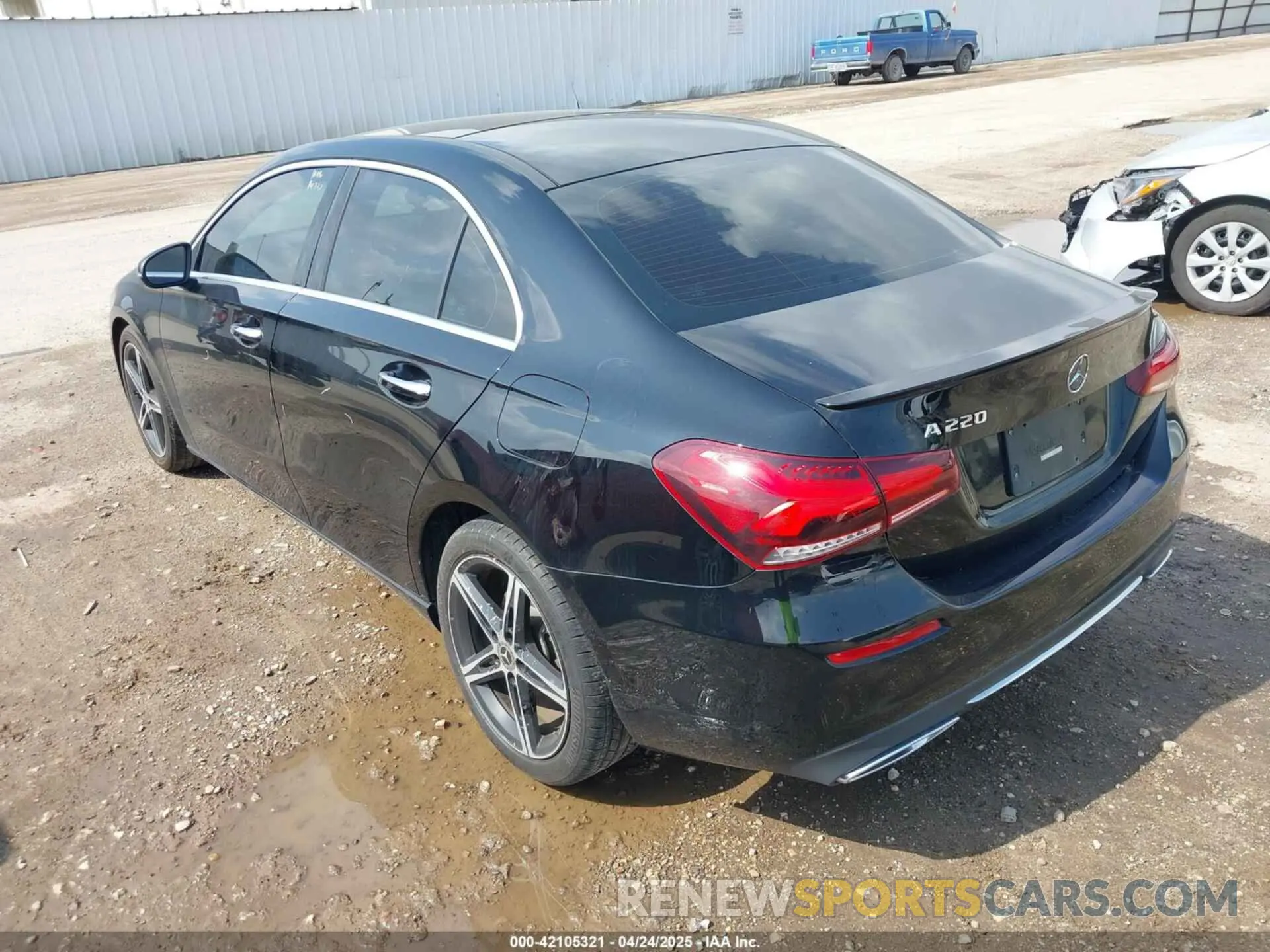 3 fotografías del automóvil dañado W1K3G4EB4MJ315870 MERCEDES-BENZ A 220 2021