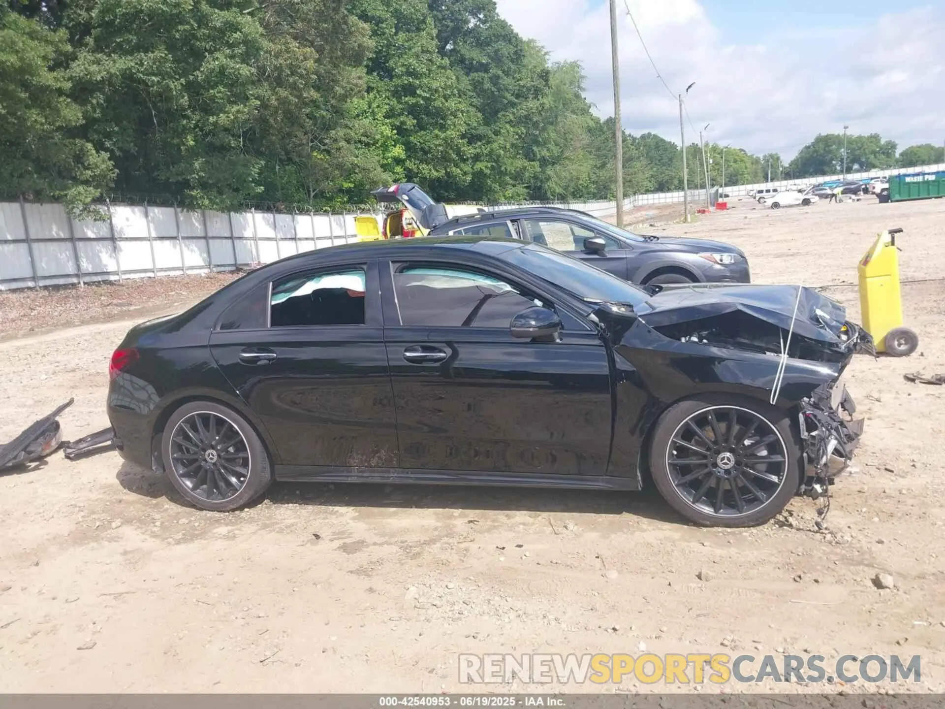 14 fotografías del automóvil dañado W1K3G4EB5MJ293412 MERCEDES-BENZ A 220 2021