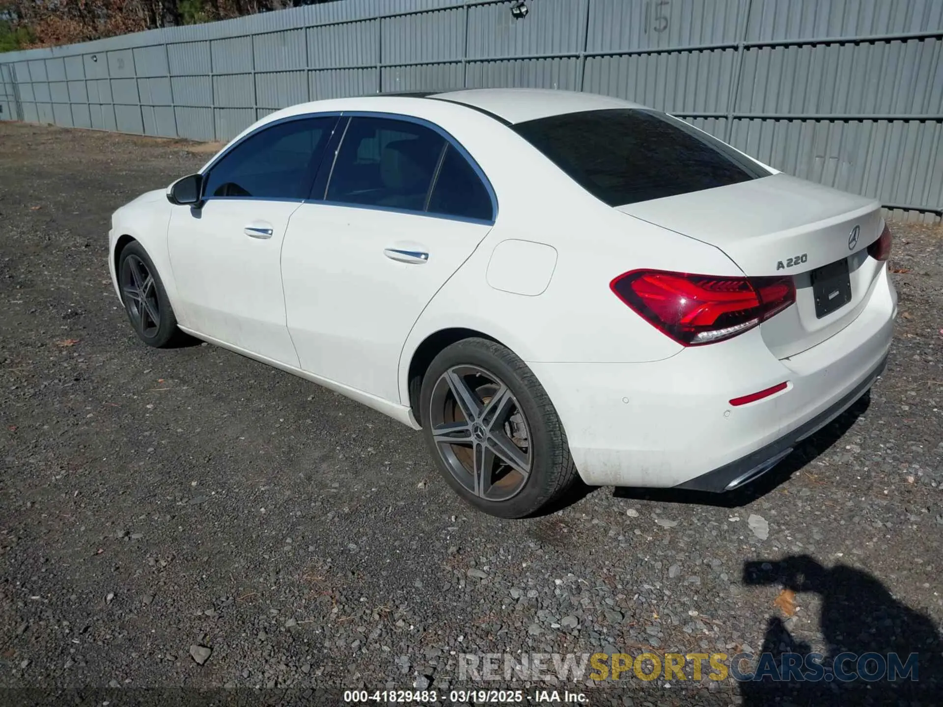 3 fotografías del automóvil dañado W1K3G4EB6MJ268857 MERCEDES-BENZ A 220 2021