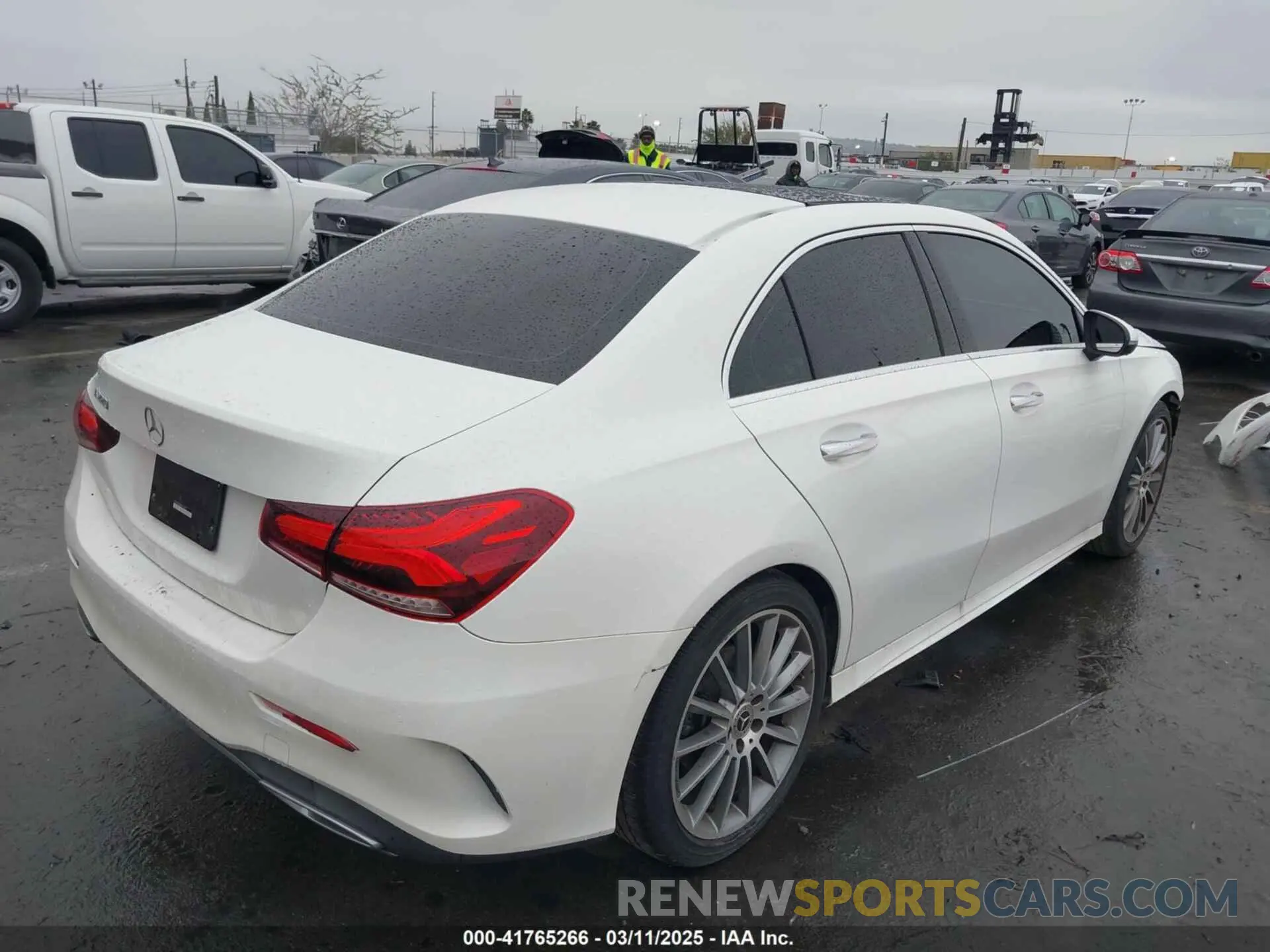 4 fotografías del automóvil dañado W1K3G4EB8MJ272358 MERCEDES-BENZ A 220 2021