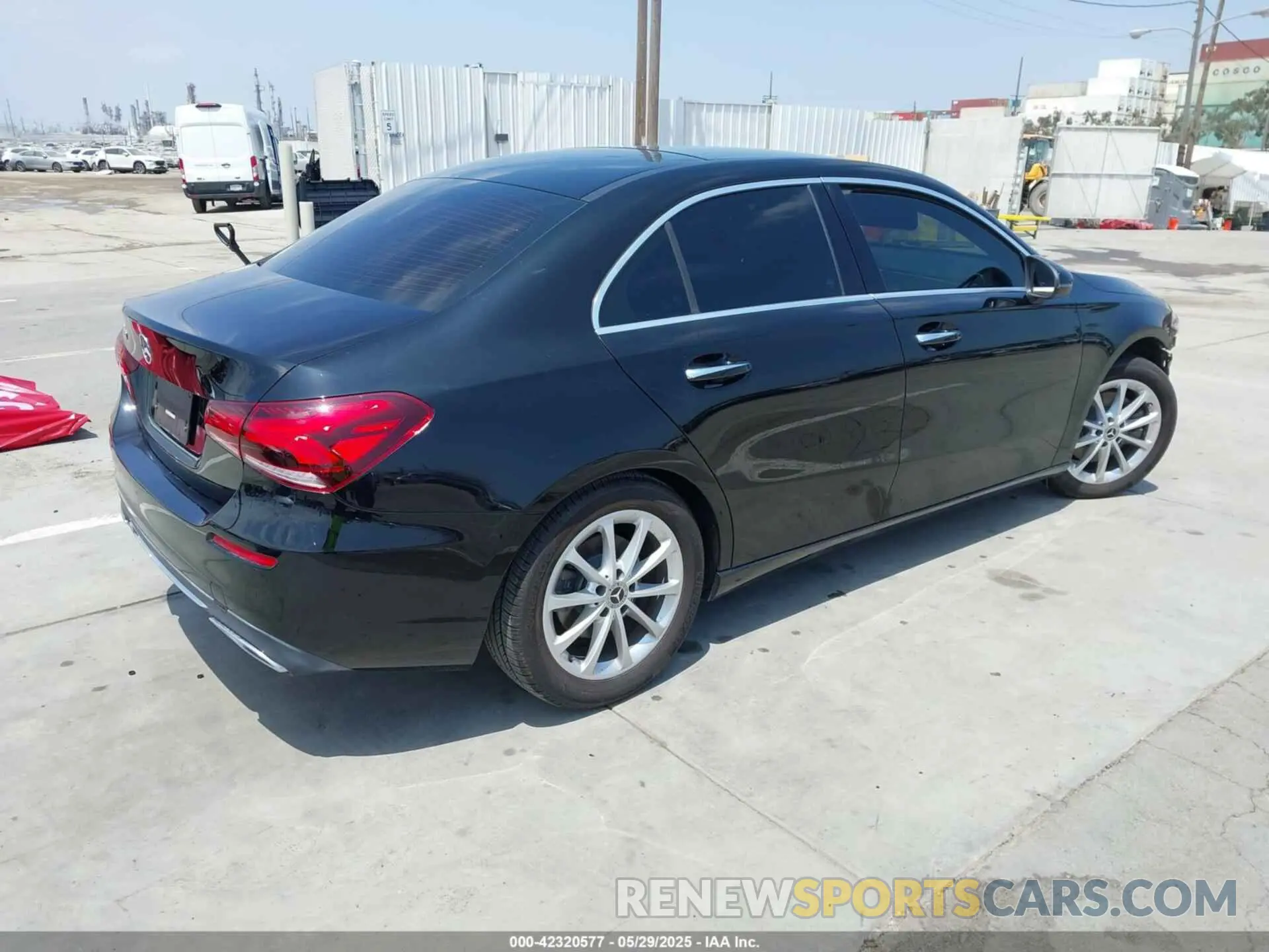 4 fotografías del automóvil dañado W1K3G4EB8MJ281447 MERCEDES-BENZ A 220 2021