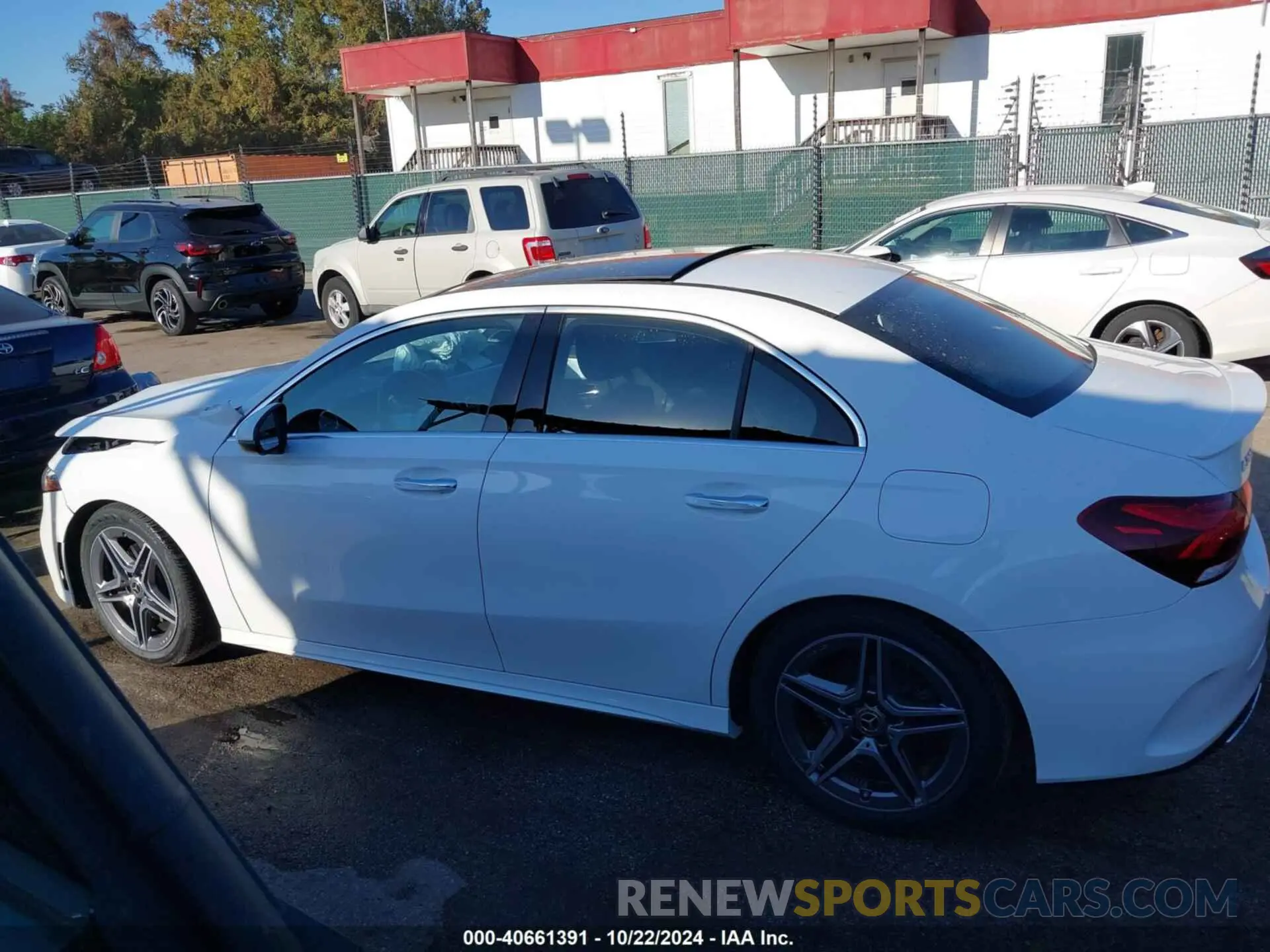 14 fotografías del automóvil dañado W1K3G4FB2MJ286075 MERCEDES-BENZ A 220 2021
