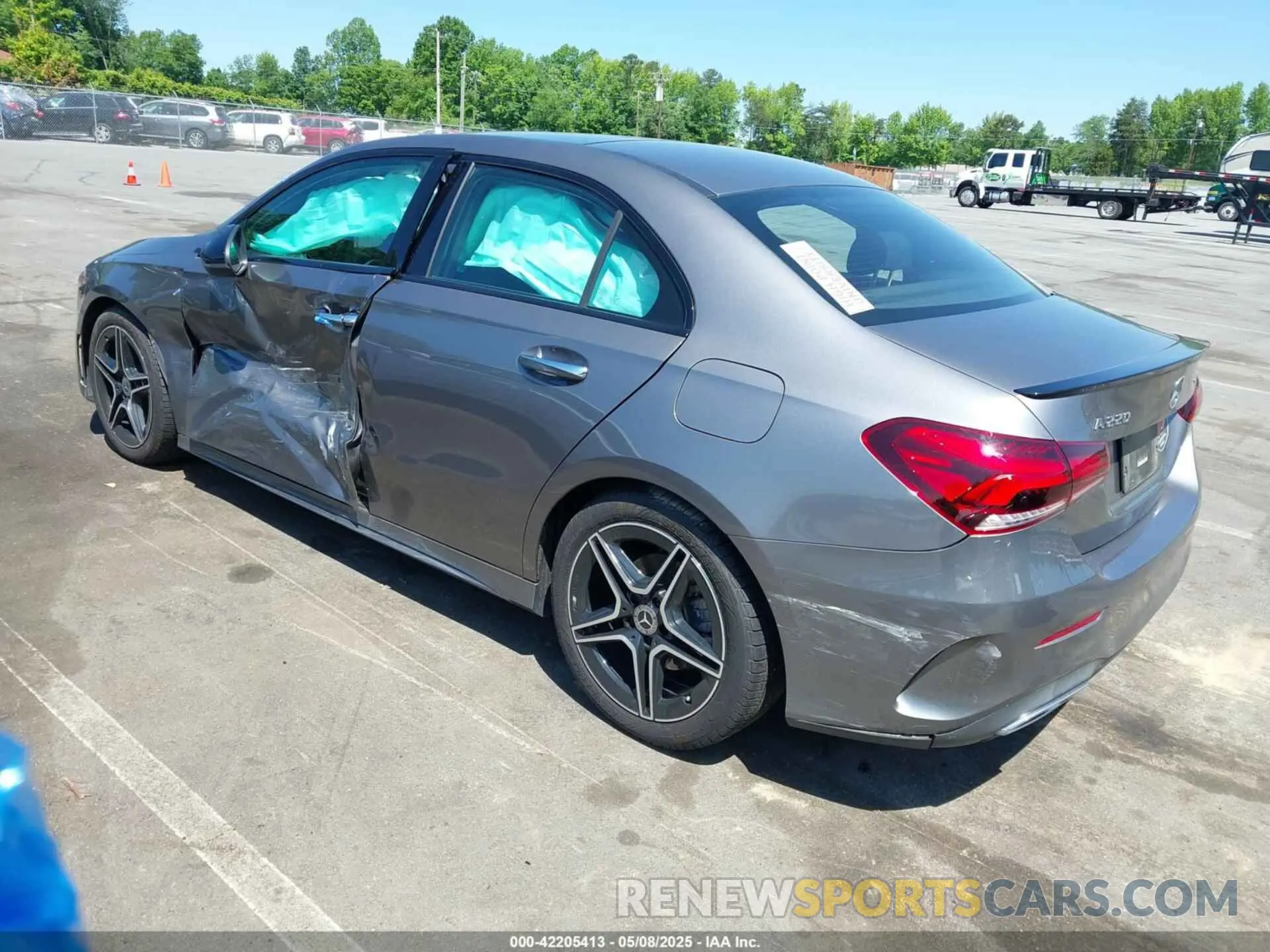 3 fotografías del automóvil dañado W1K3G4FB2MJ310293 MERCEDES-BENZ A 220 2021