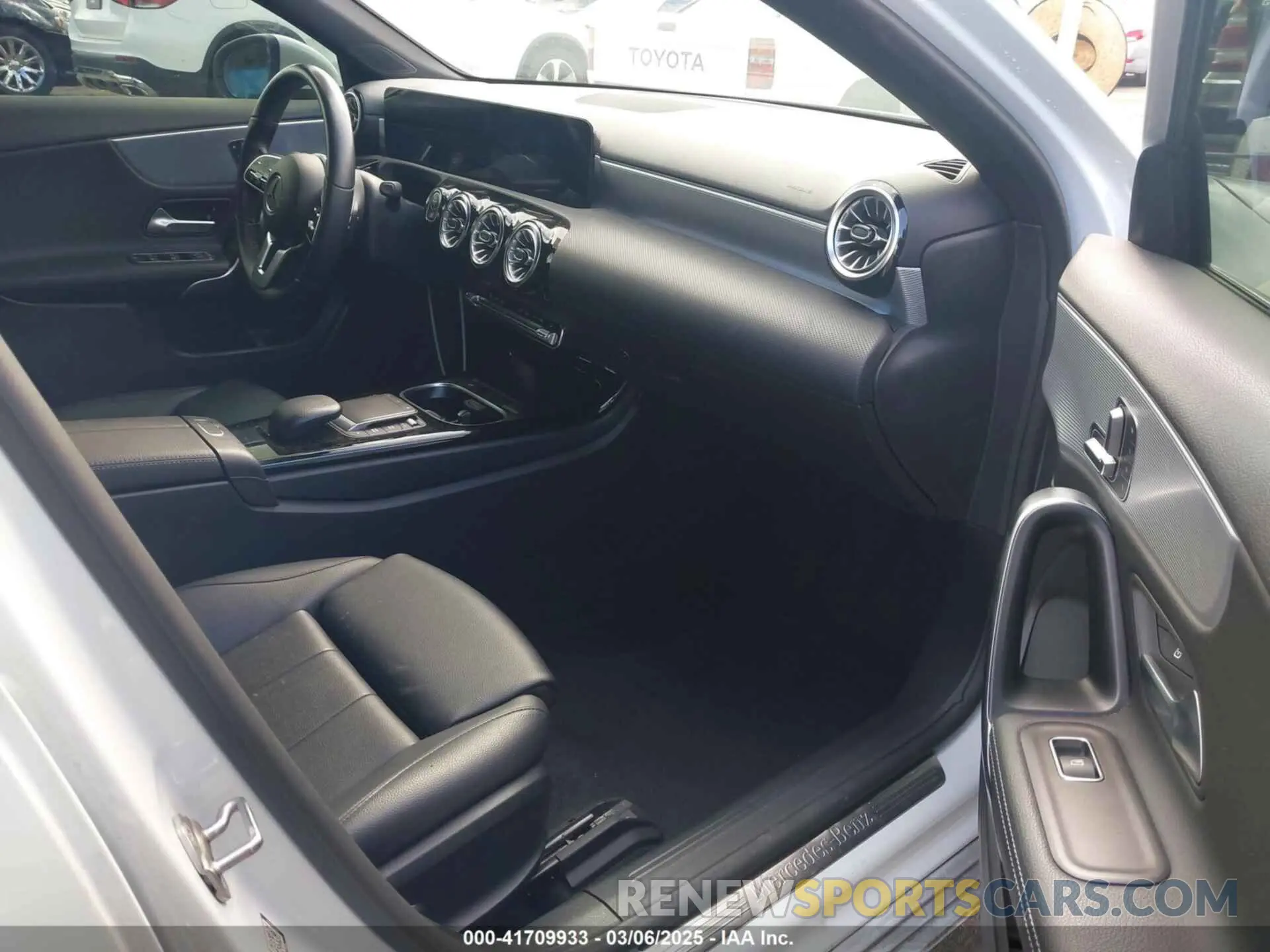 5 fotografías del automóvil dañado W1K3G4EB0NJ338614 MERCEDES-BENZ A 220 2022