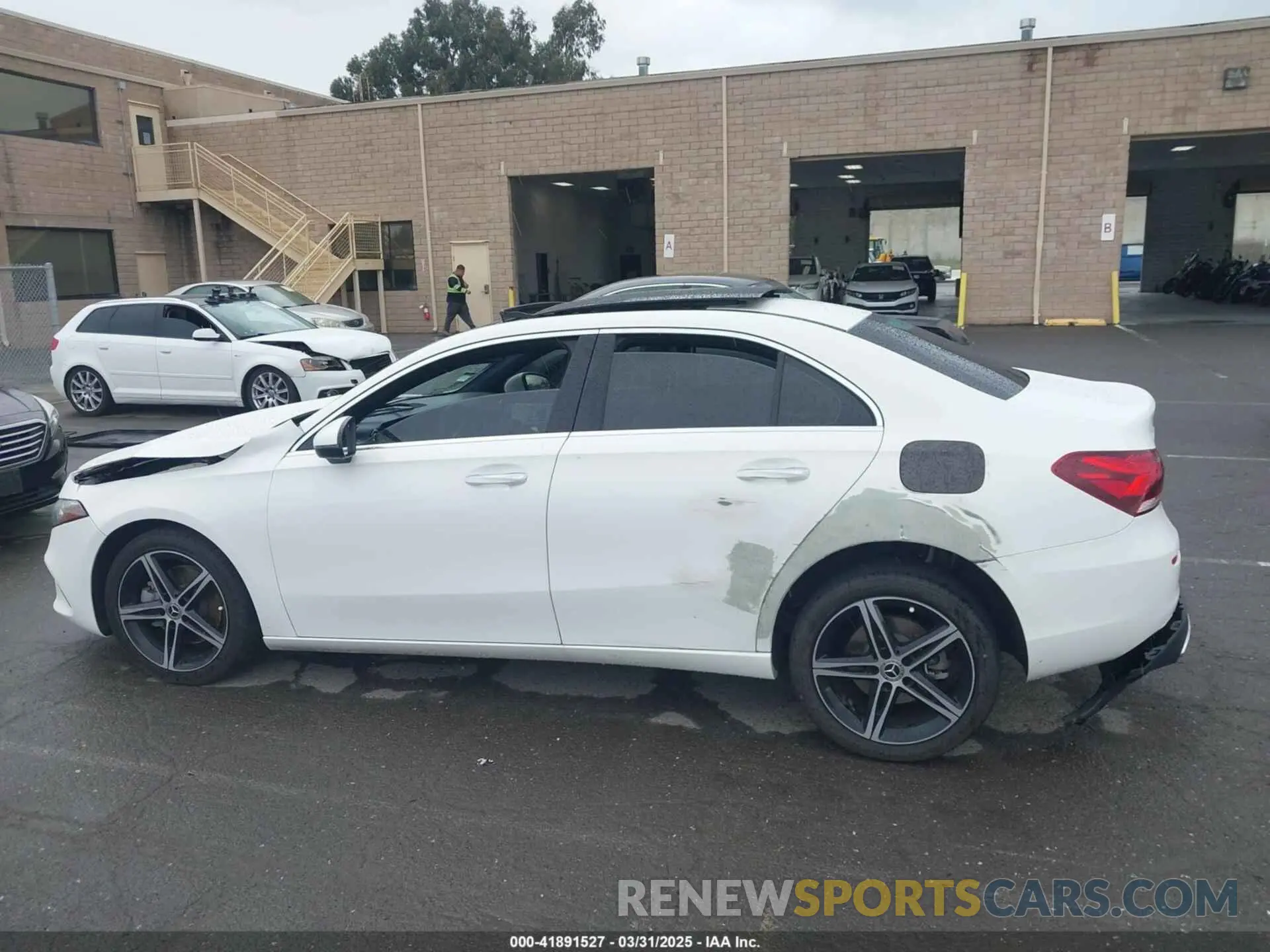 13 fotografías del automóvil dañado W1K3G4EB7NJ328176 MERCEDES-BENZ A 220 2022