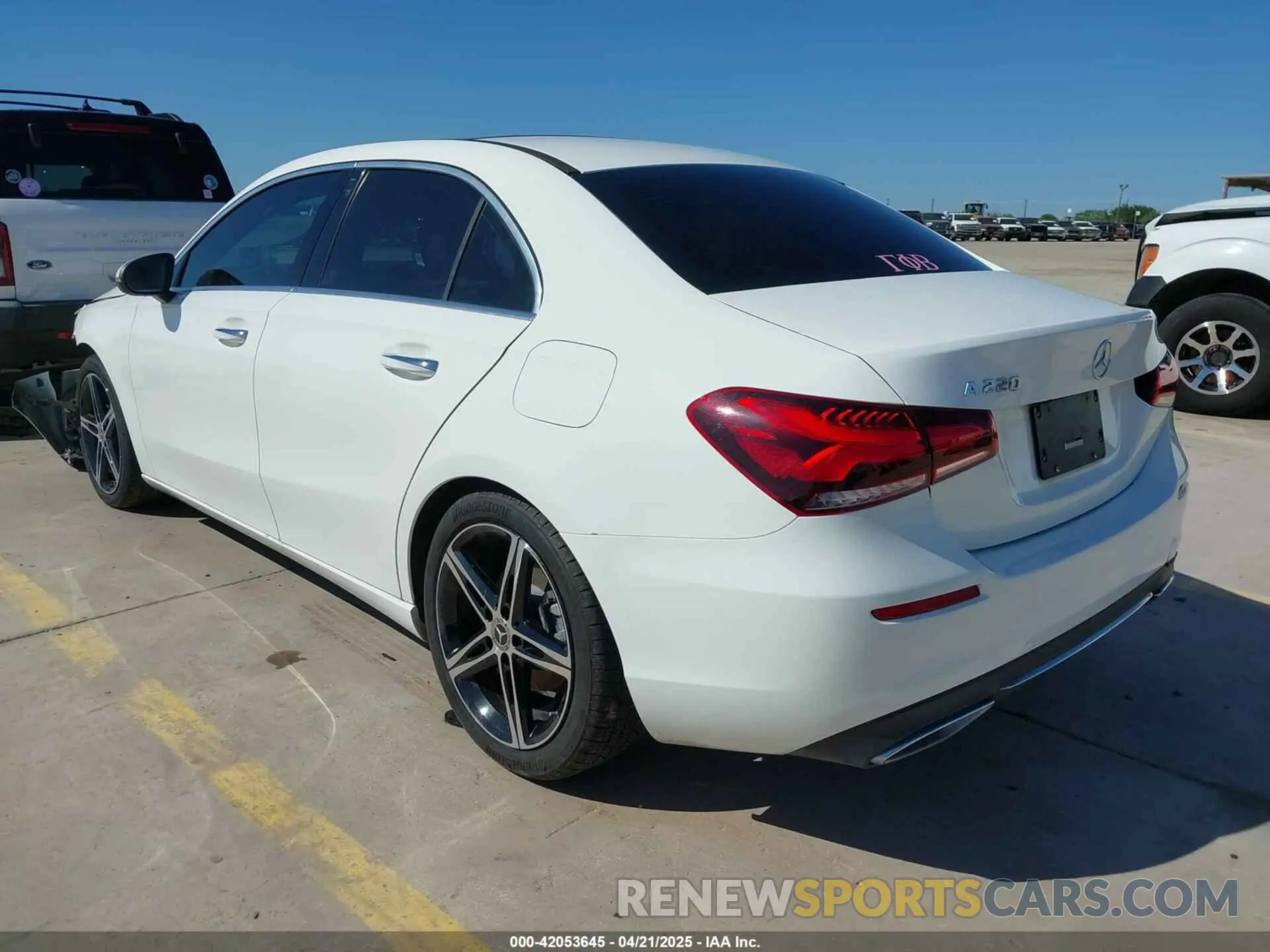 3 fotografías del automóvil dañado W1K3G4EB7NJ336777 MERCEDES-BENZ A 220 2022