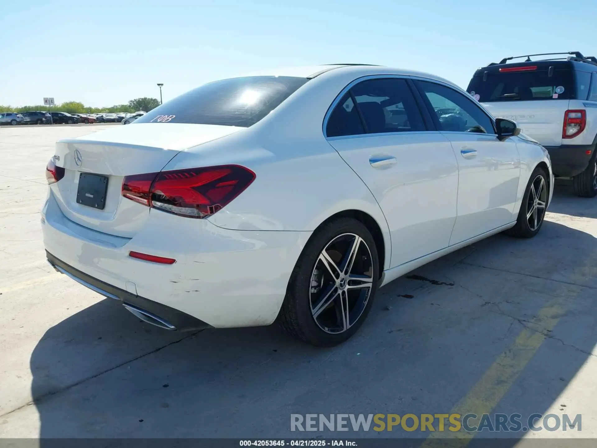 4 fotografías del automóvil dañado W1K3G4EB7NJ336777 MERCEDES-BENZ A 220 2022