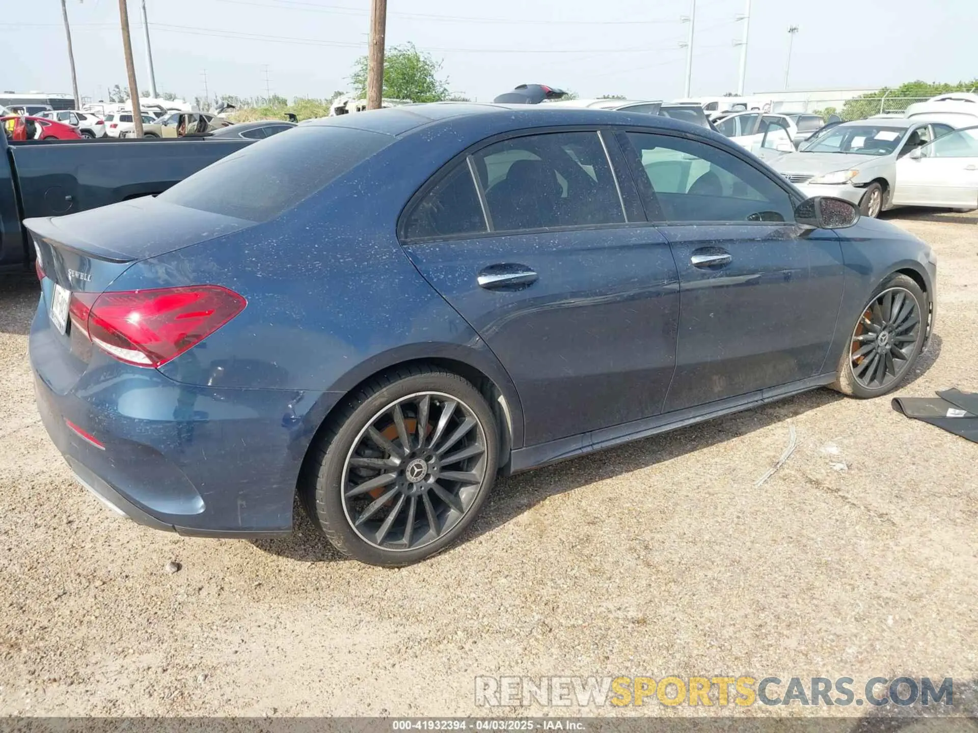 4 fotografías del automóvil dañado W1K3G4EBXNJ333694 MERCEDES-BENZ A 220 2022