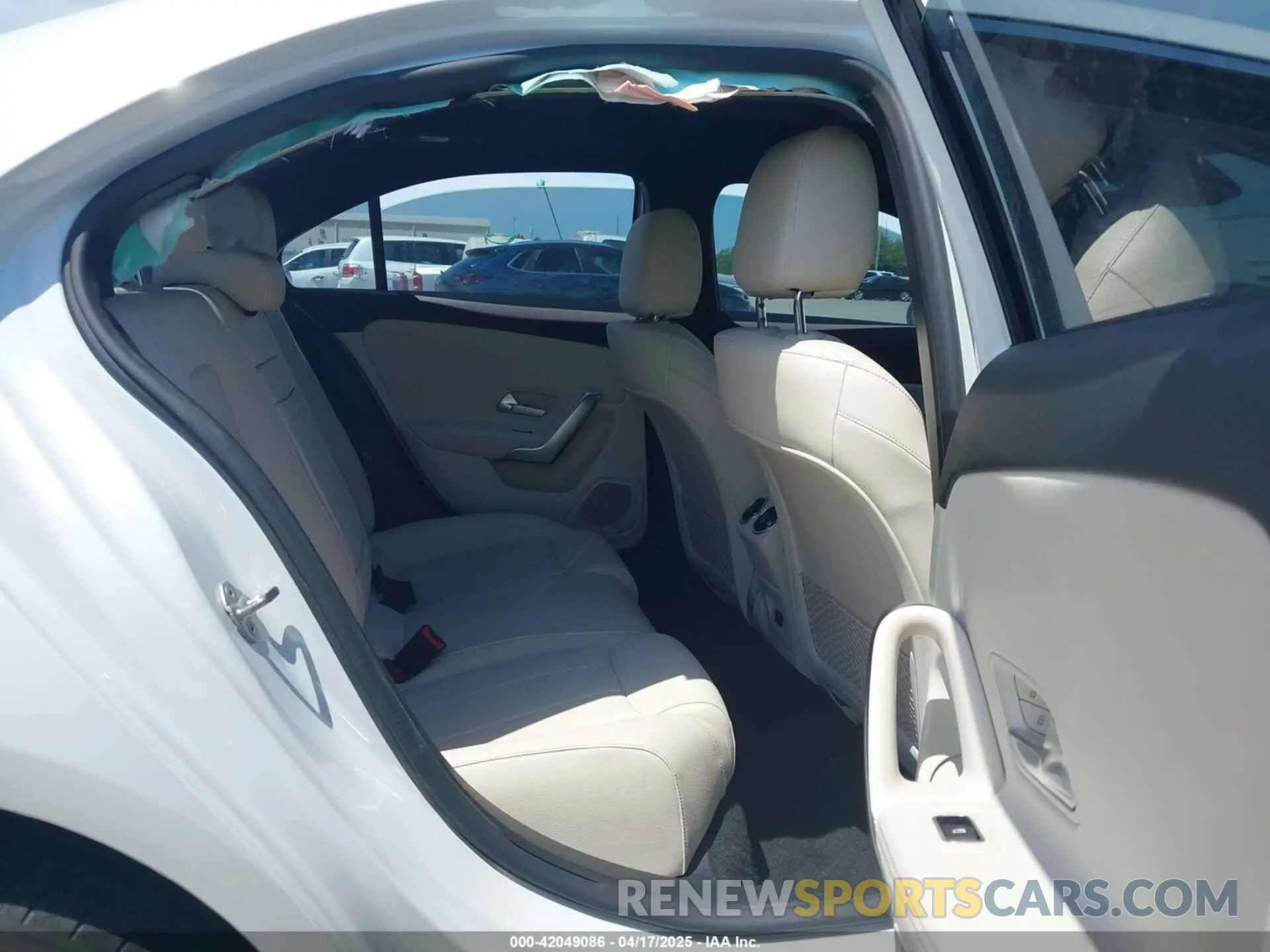 8 fotografías del automóvil dañado W1K3G4FB2NJ357146 MERCEDES-BENZ A 220 2022