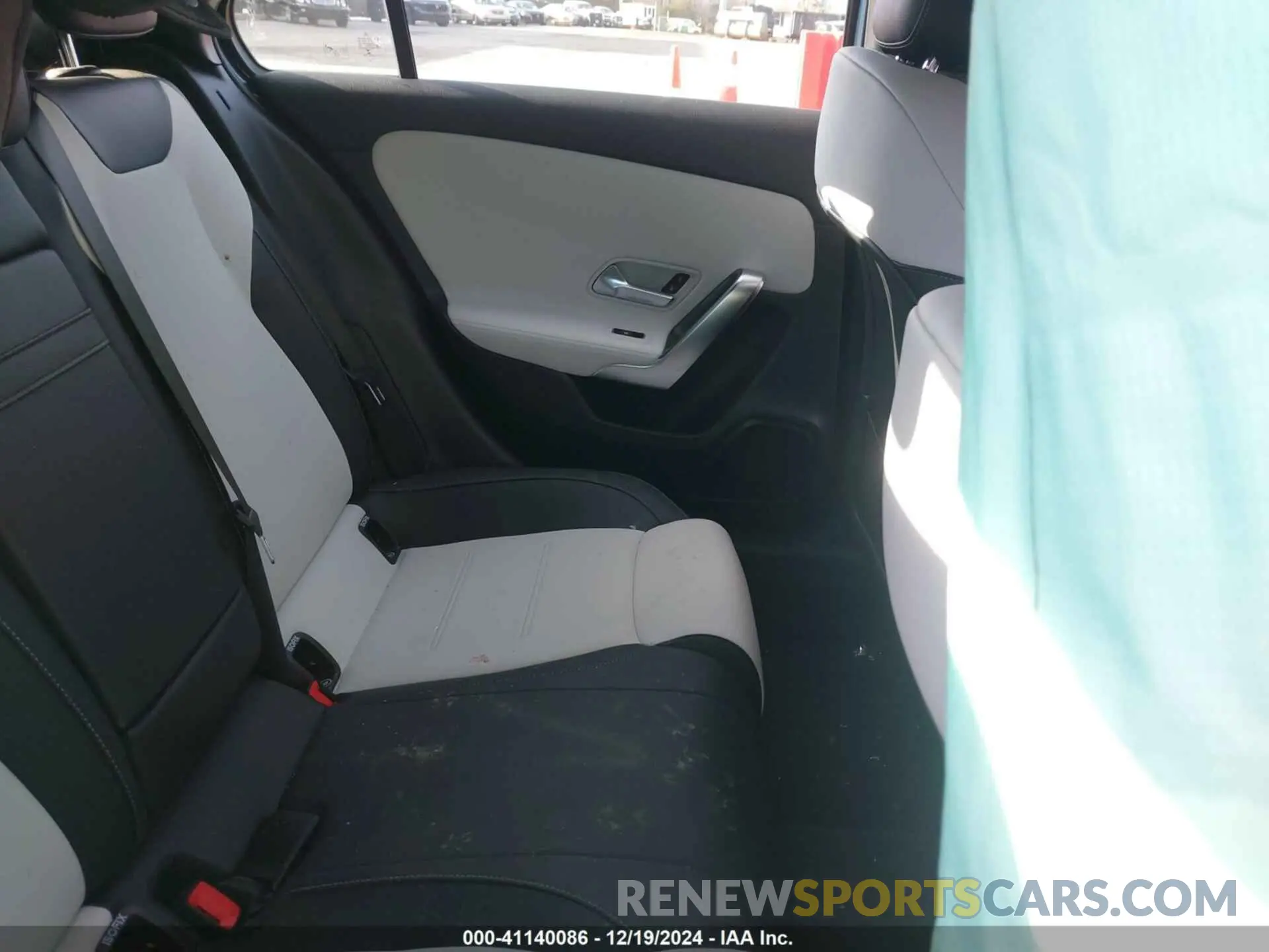8 fotografías del automóvil dañado W1K3G4FB3NJ365112 MERCEDES-BENZ A 220 2022