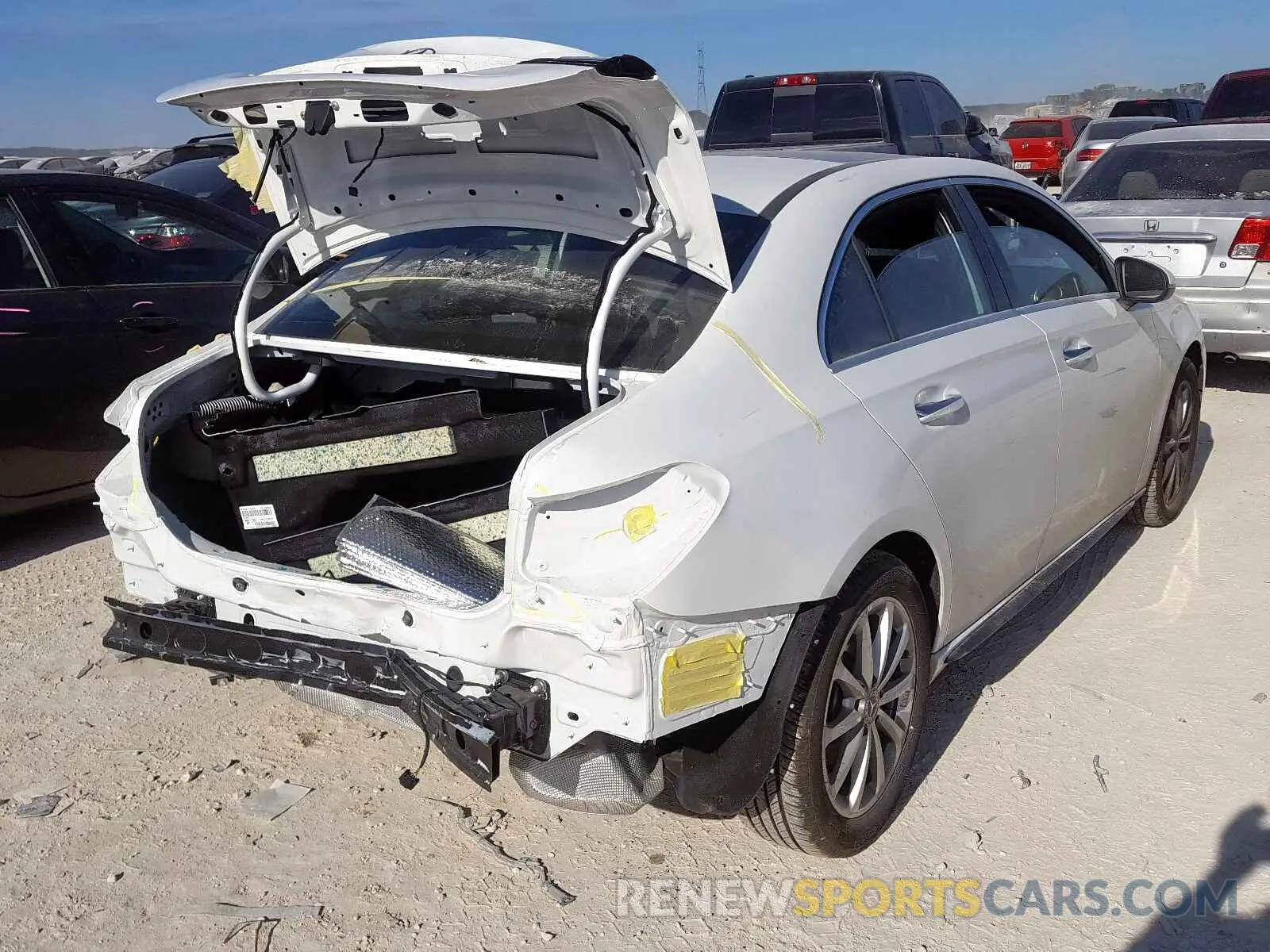 4 fotografías del automóvil dañado WDD3G4EB0KW025822 MERCEDES-BENZ A 220 4MAT 2019
