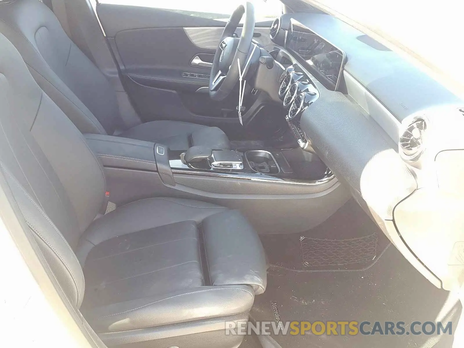 5 fotografías del automóvil dañado WDD3G4EB0KW025822 MERCEDES-BENZ A 220 4MAT 2019